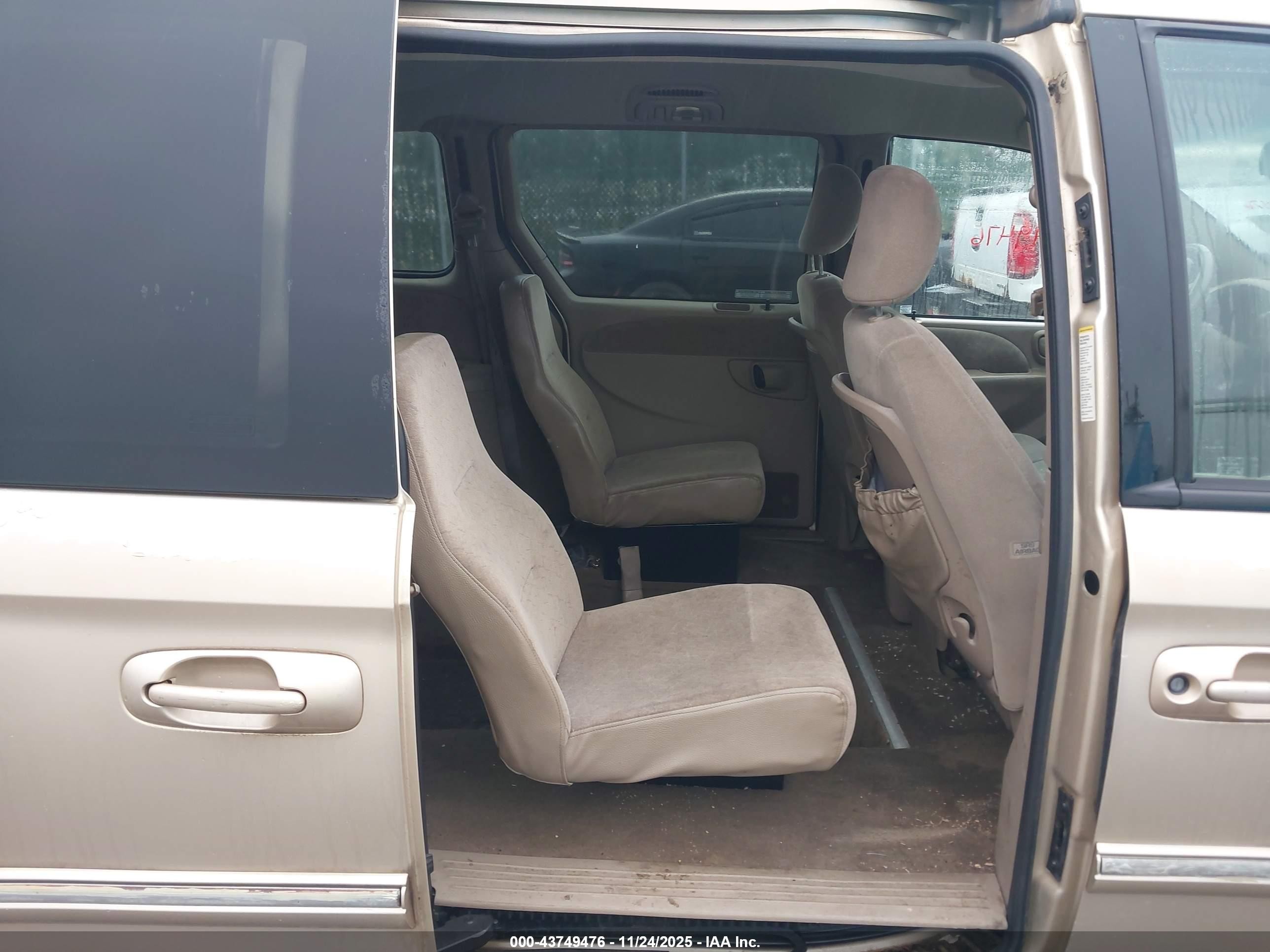2001 Dodge Grand Caravan Es Gold vin: 2B8GP54L11R117505