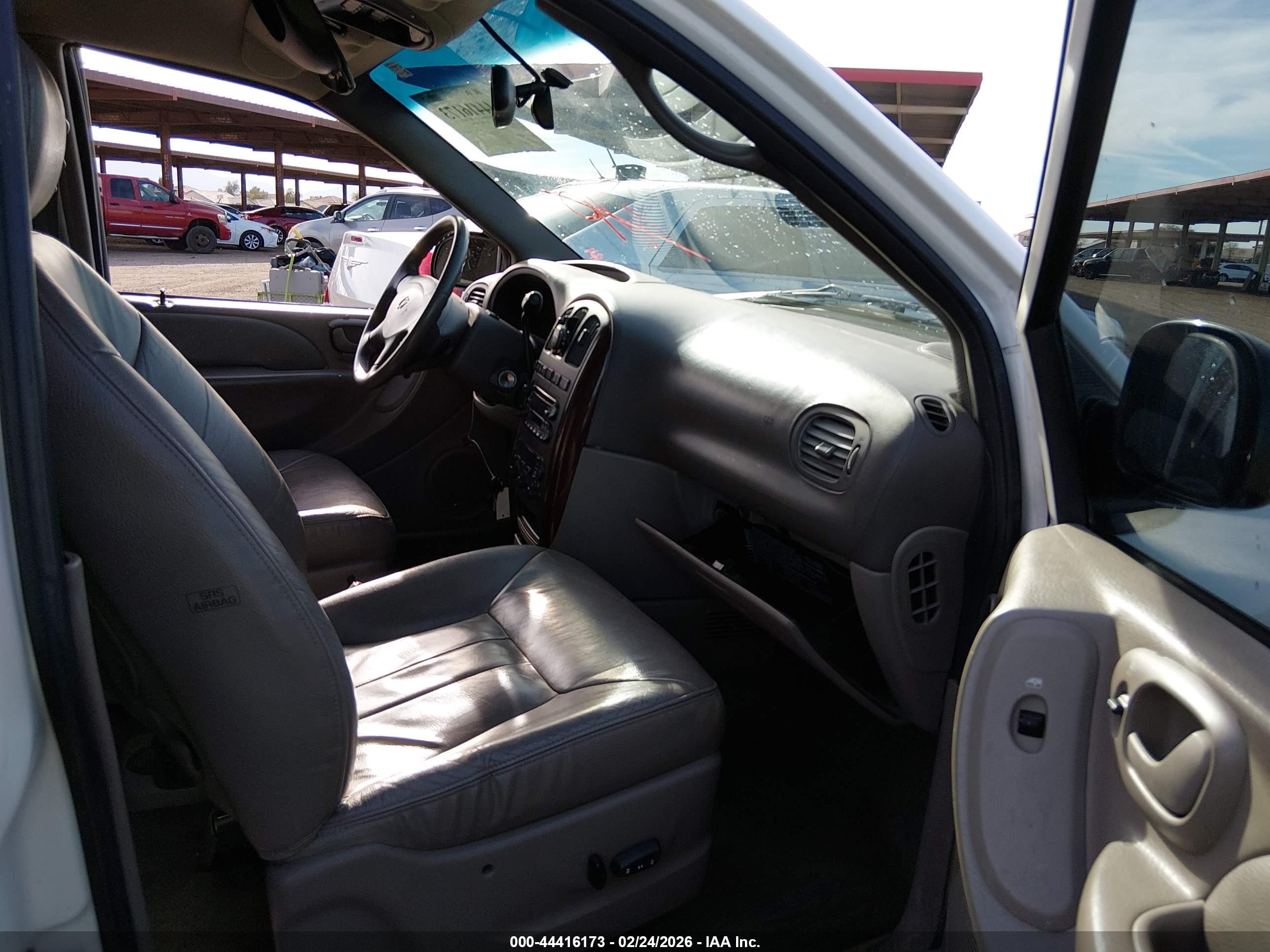 2001 Dodge Grand Caravan Es White vin: 2B8GP54LX1R107779