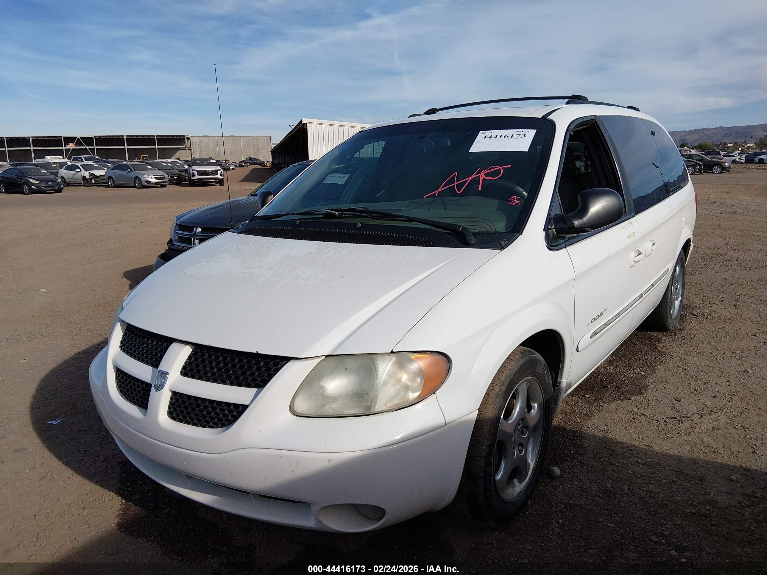 2001 Dodge Grand Caravan Es White vin: 2B8GP54LX1R107779