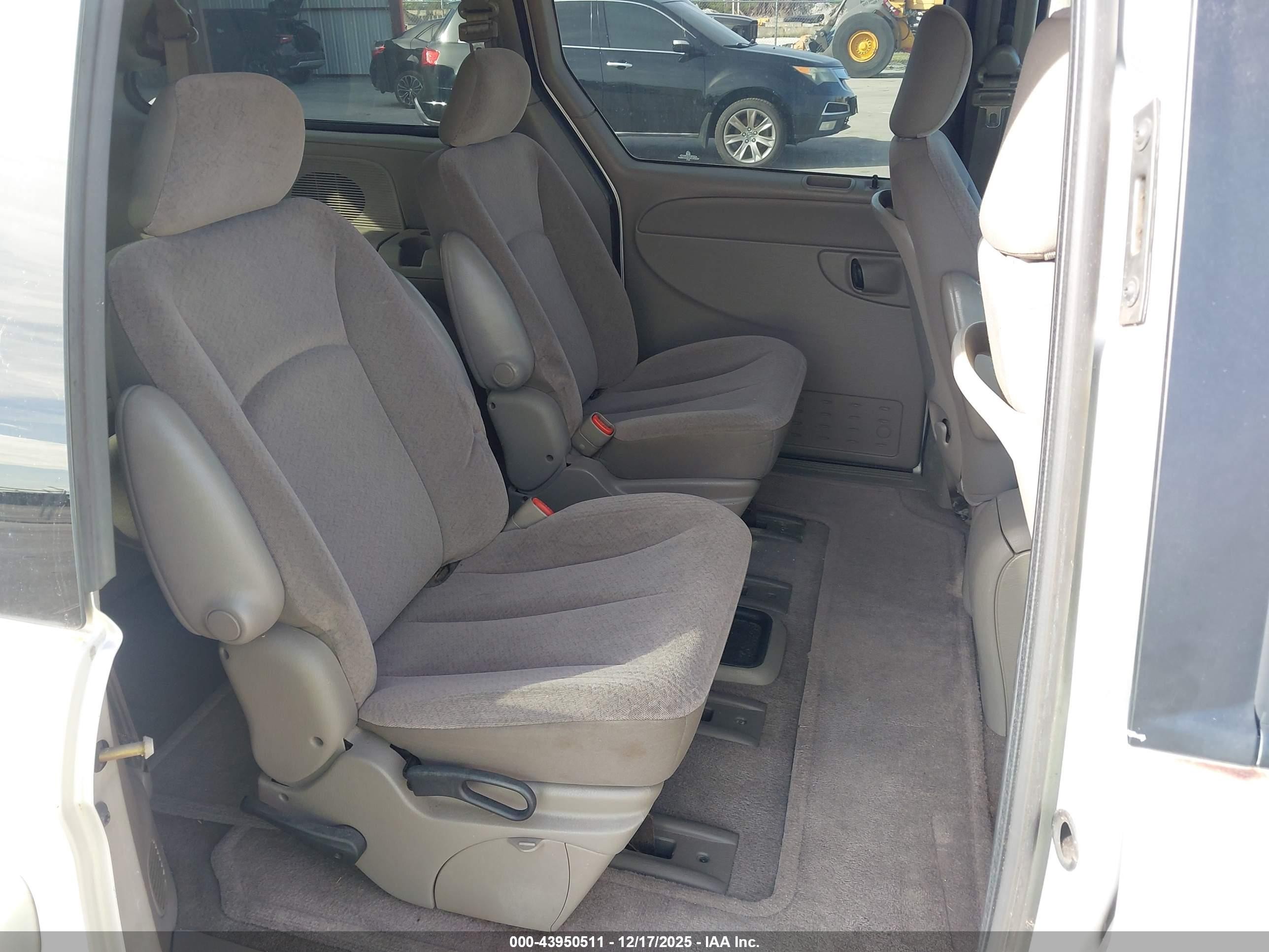2002 Dodge Grand Caravan Ex Серебряный vin: 2B8GP74L62R501423