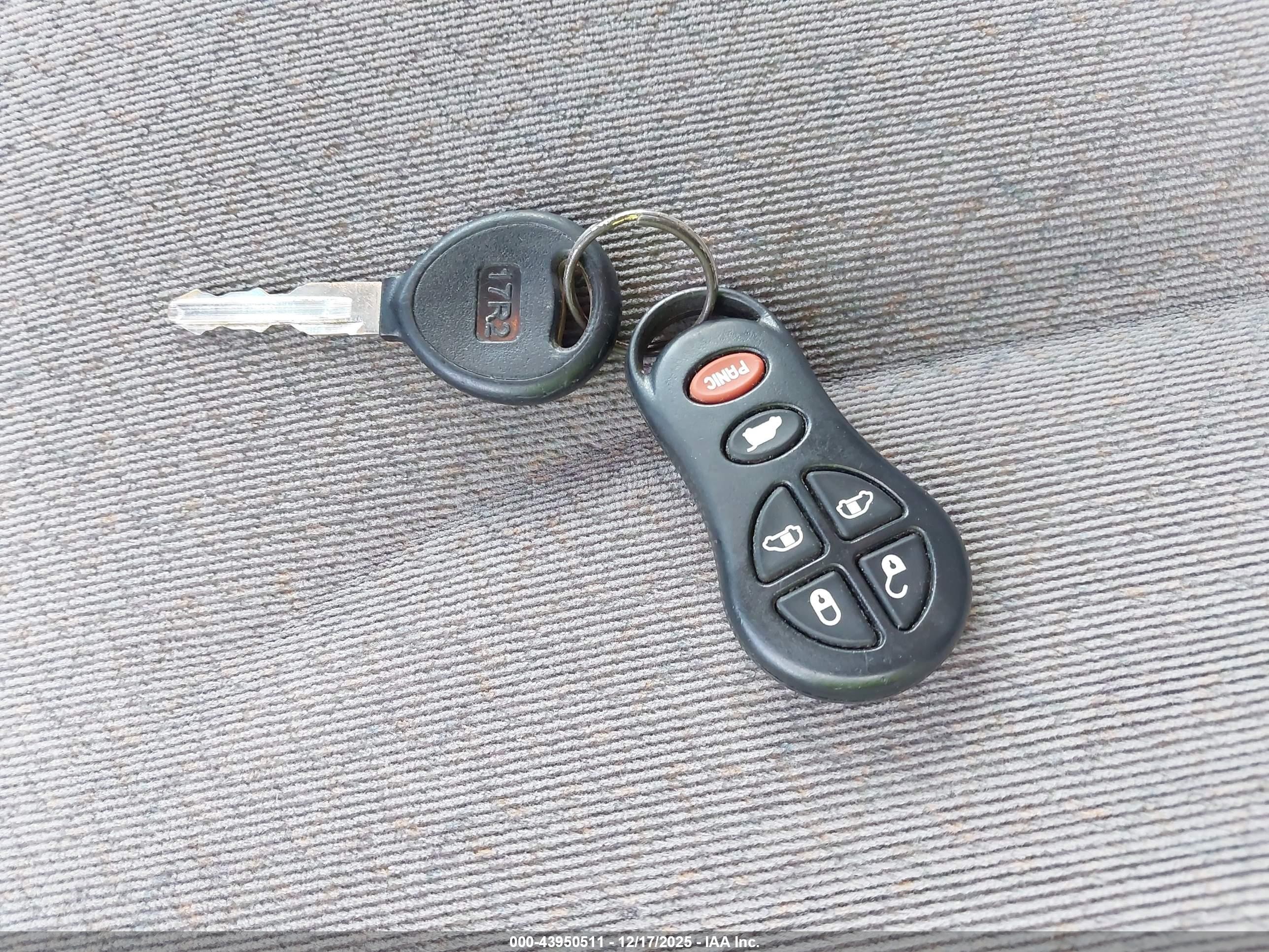 2002 Dodge Grand Caravan Ex Серебряный vin: 2B8GP74L62R501423