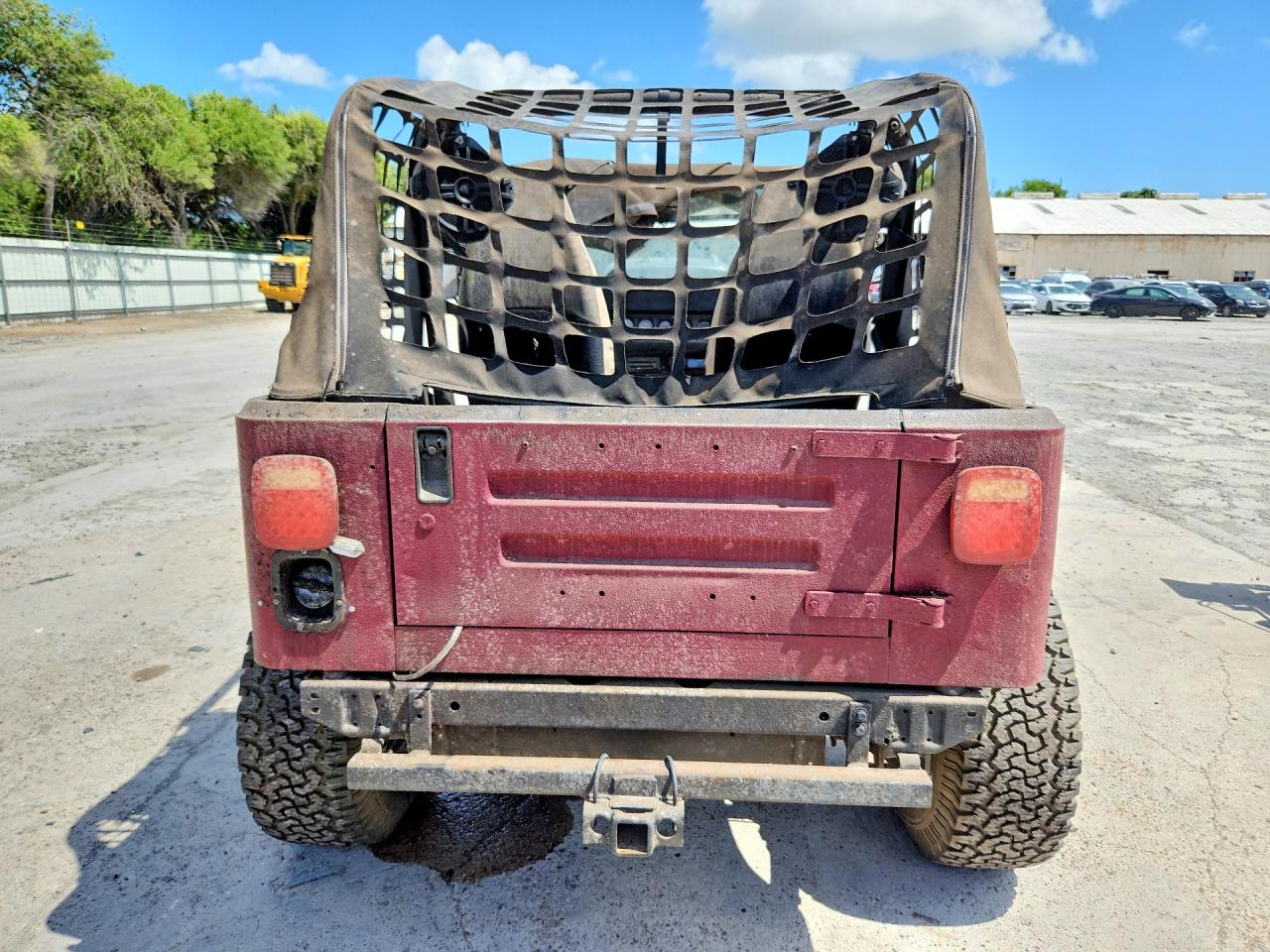 1987 Jeep Wrangler Burgundy vin: 2BCCV81J1HB537878