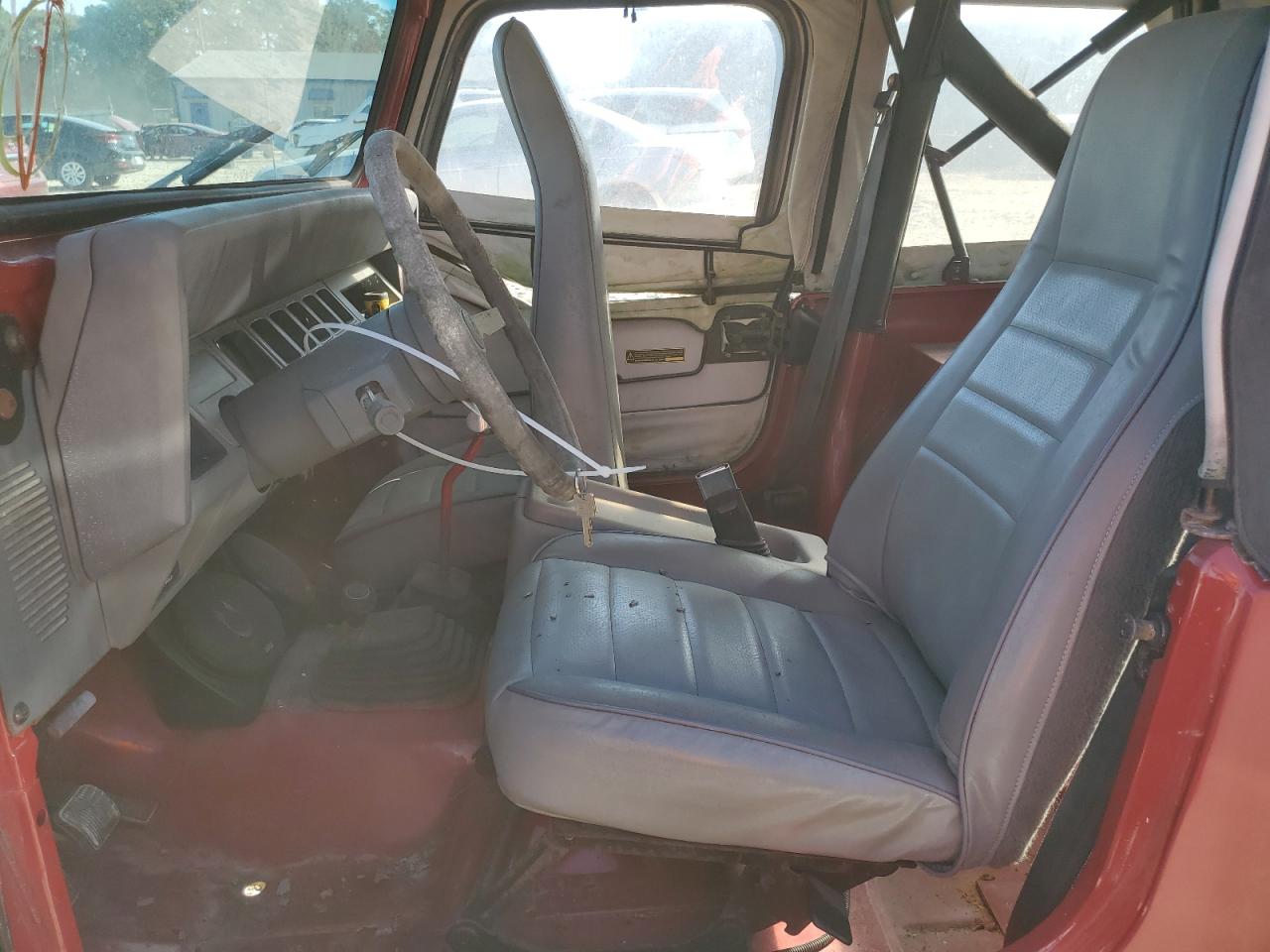 1988 Jeep Wrangler Red vin: 2BCCV81J4JB500085