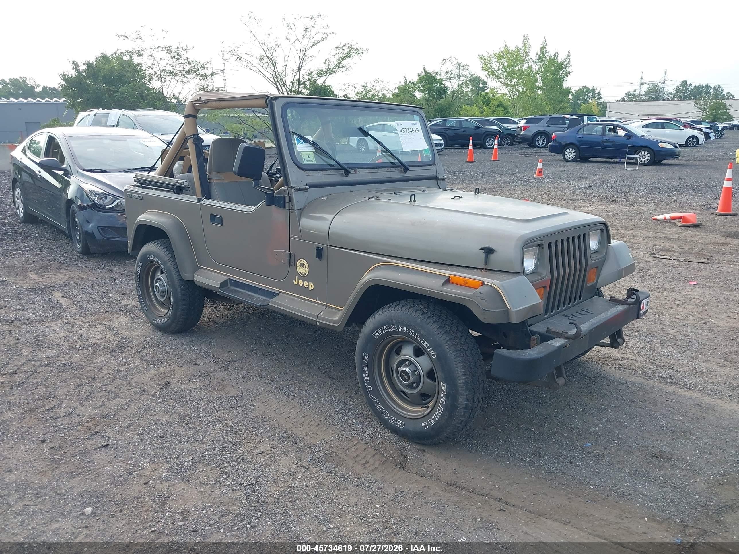 1988 Jeep Wrangler Sahara Beige vin: 2BCCV81M1JB528064