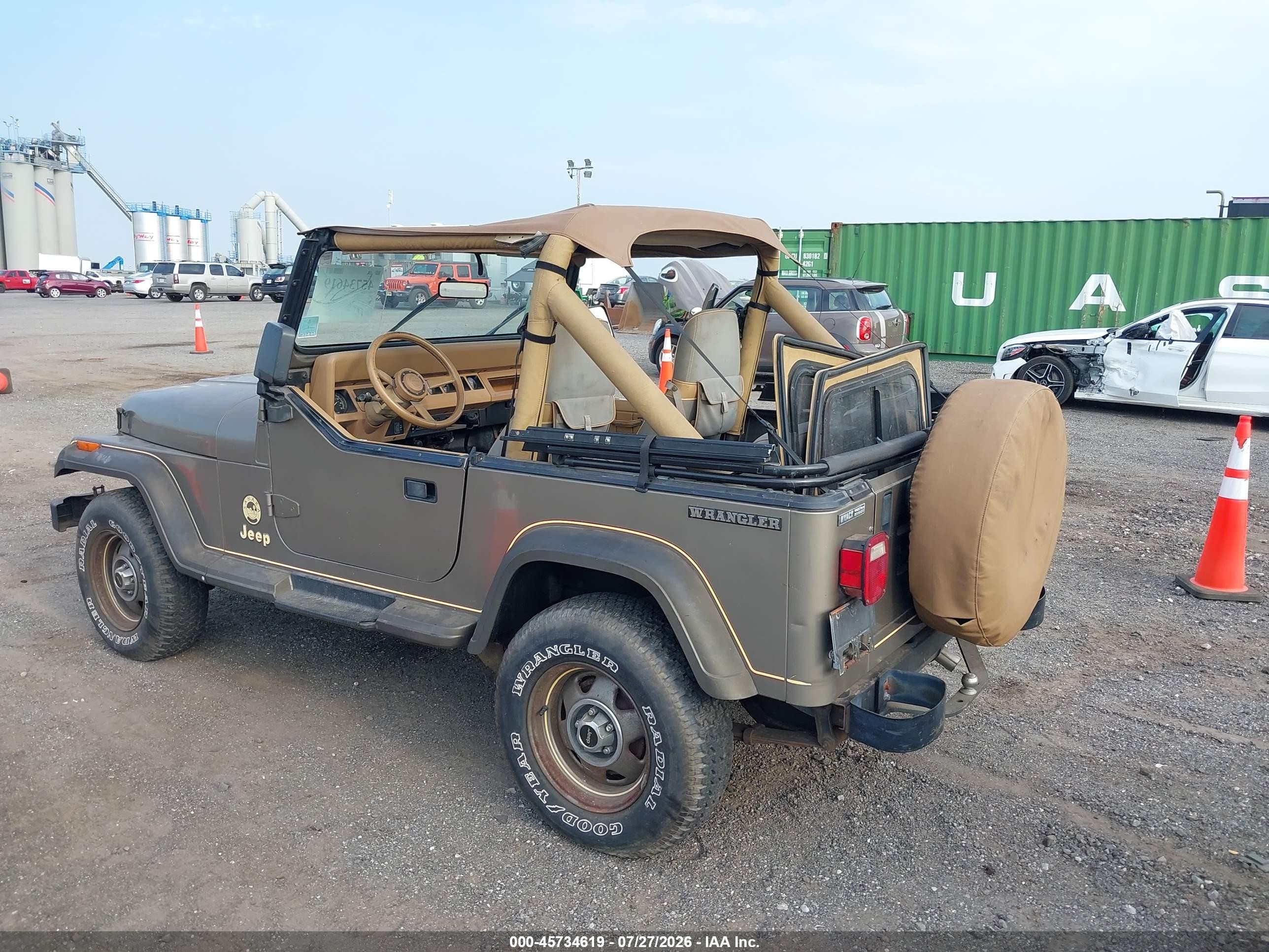 1988 Jeep Wrangler Sahara Бежевый vin: 2BCCV81M1JB528064