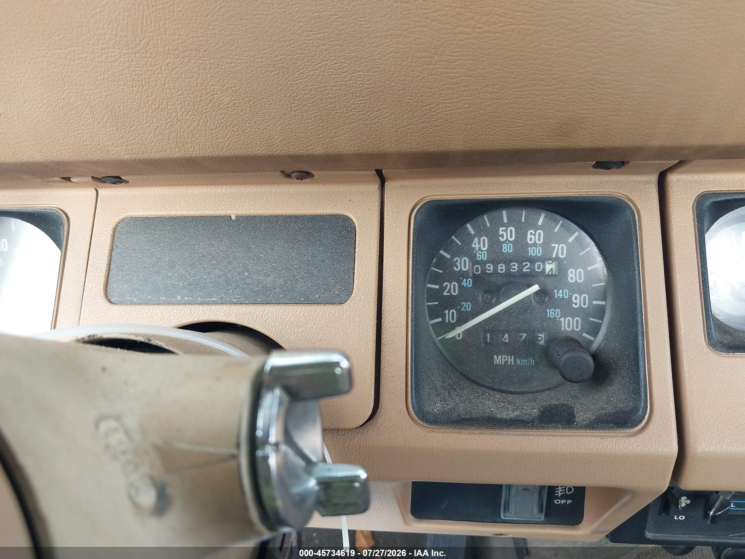 1988 Jeep Wrangler Sahara Бежевый vin: 2BCCV81M1JB528064