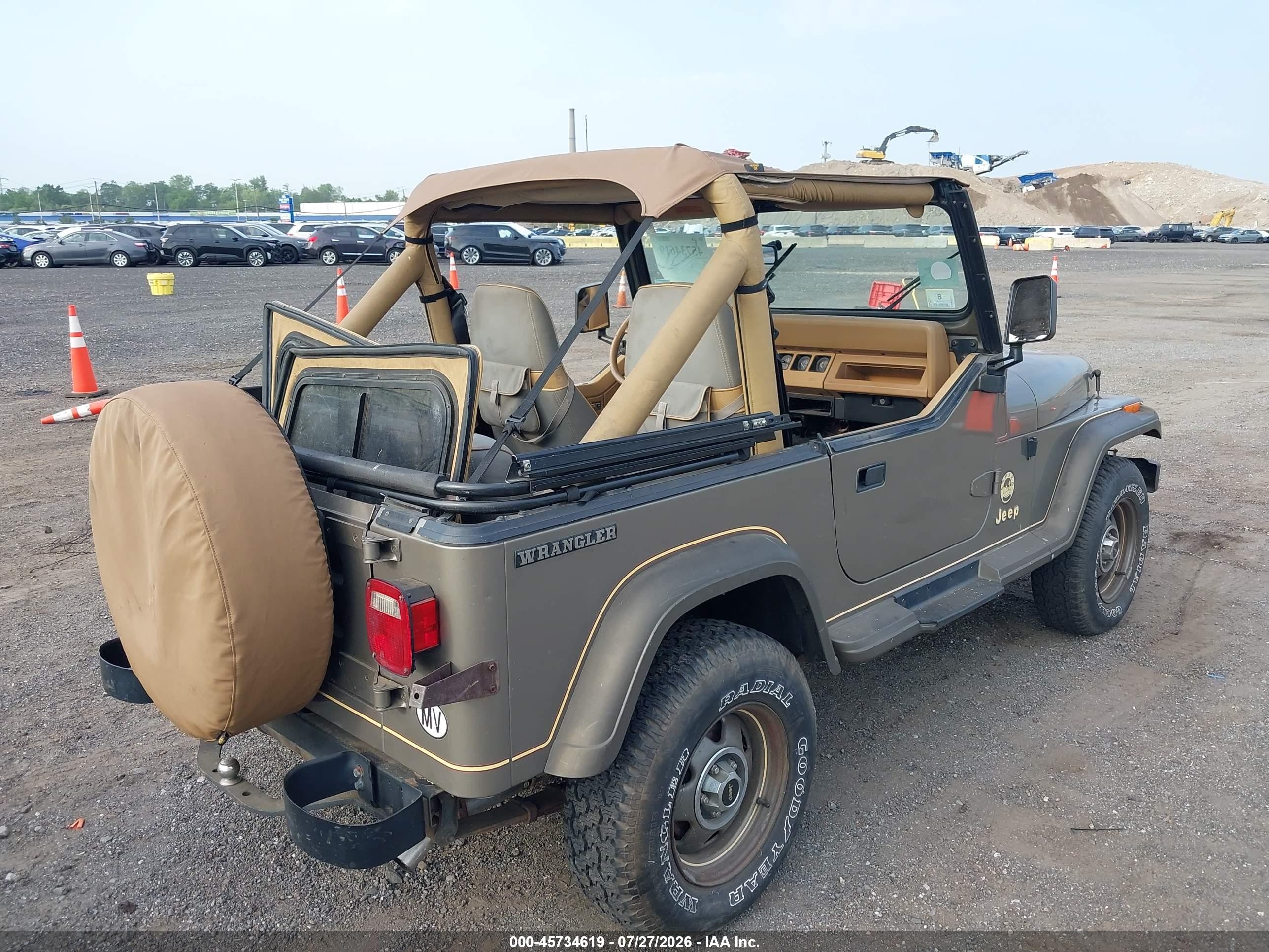 1988 Jeep Wrangler Sahara Бежевый vin: 2BCCV81M1JB528064