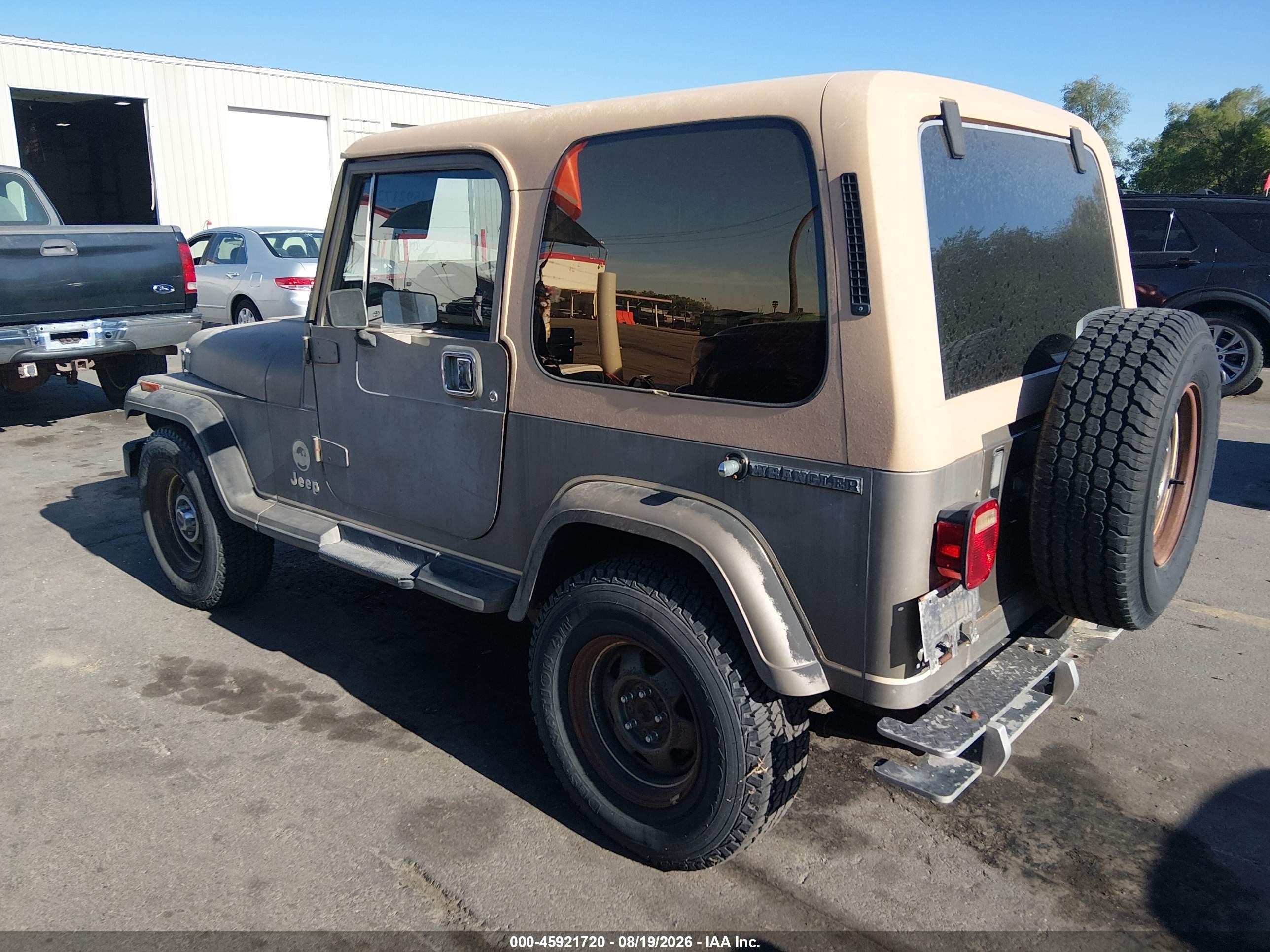 1988 Jeep Wrangler Sahara Tan vin: 2BCCZ8125JB520729