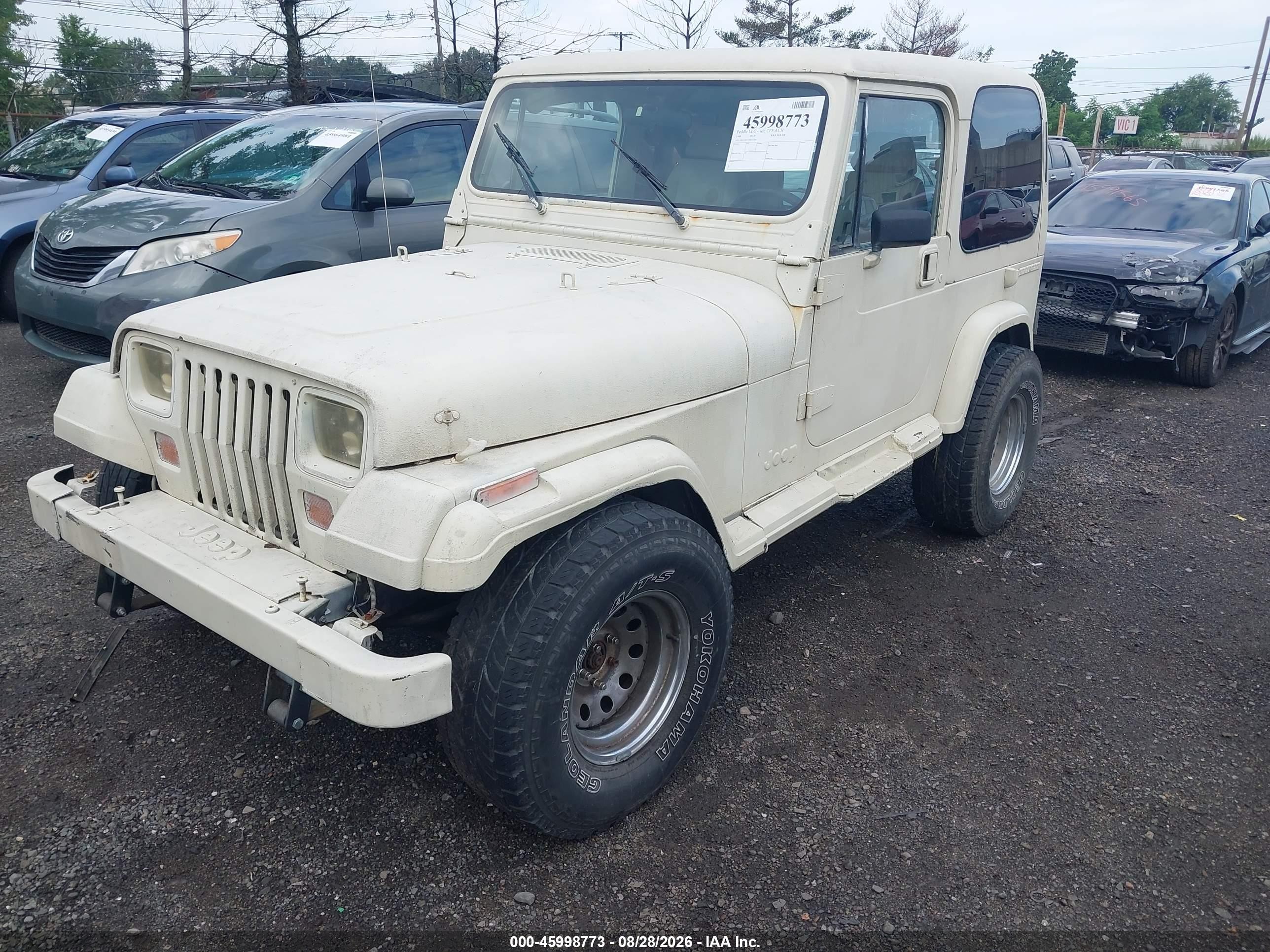 1988 Jeep Wrangler Laredo Cream vin: 2BCCZ8143JB511268