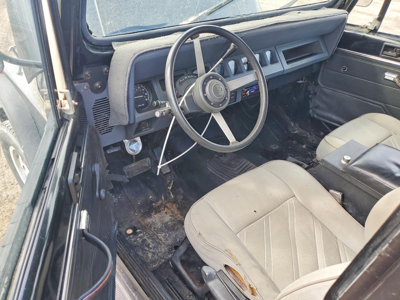 1988 Jeep Wrangler Laredo Black vin: 2BCCZ8146JB526749
