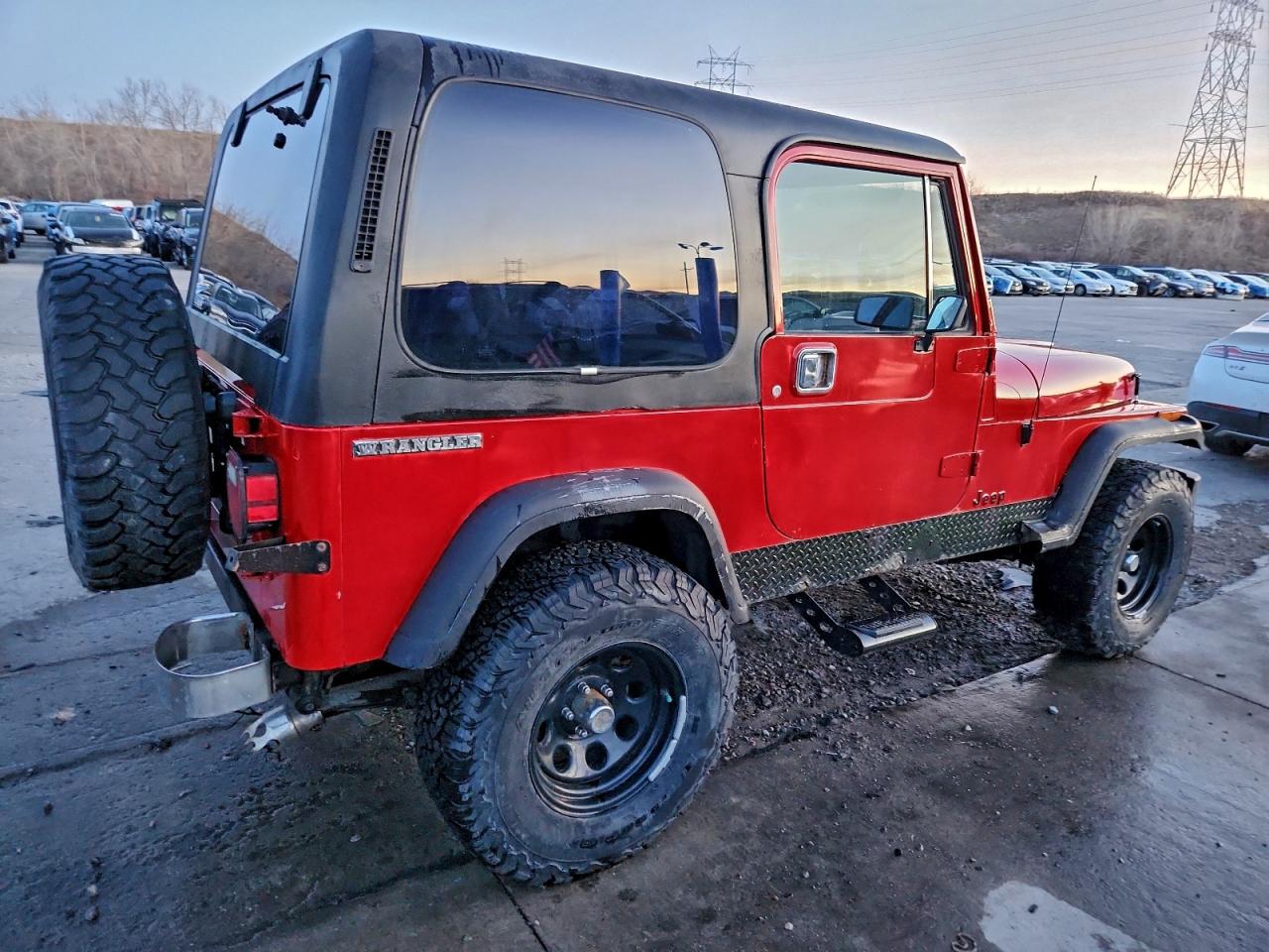 1988 Jeep Wrangler Laredo Red vin: 2BCCZ8146JB538013
