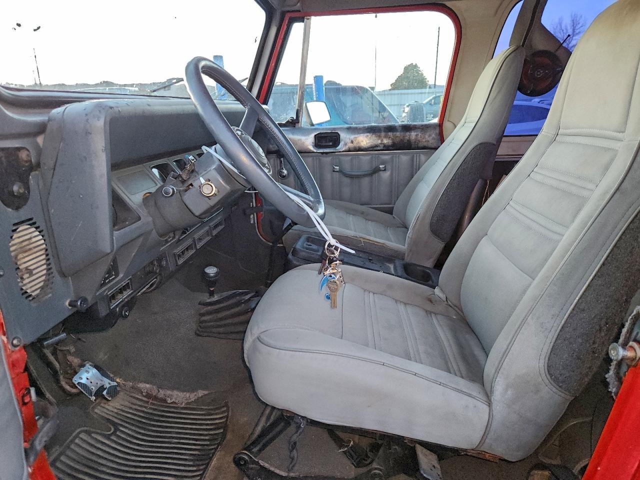 1988 Jeep Wrangler Laredo Red vin: 2BCCZ8146JB538013