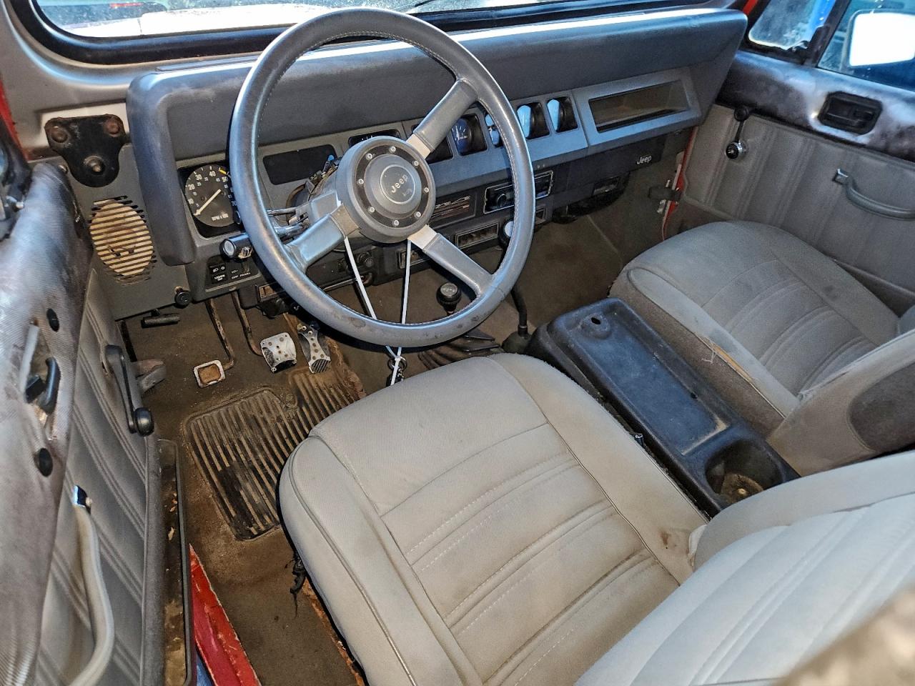 1988 Jeep Wrangler Laredo Red vin: 2BCCZ8146JB538013