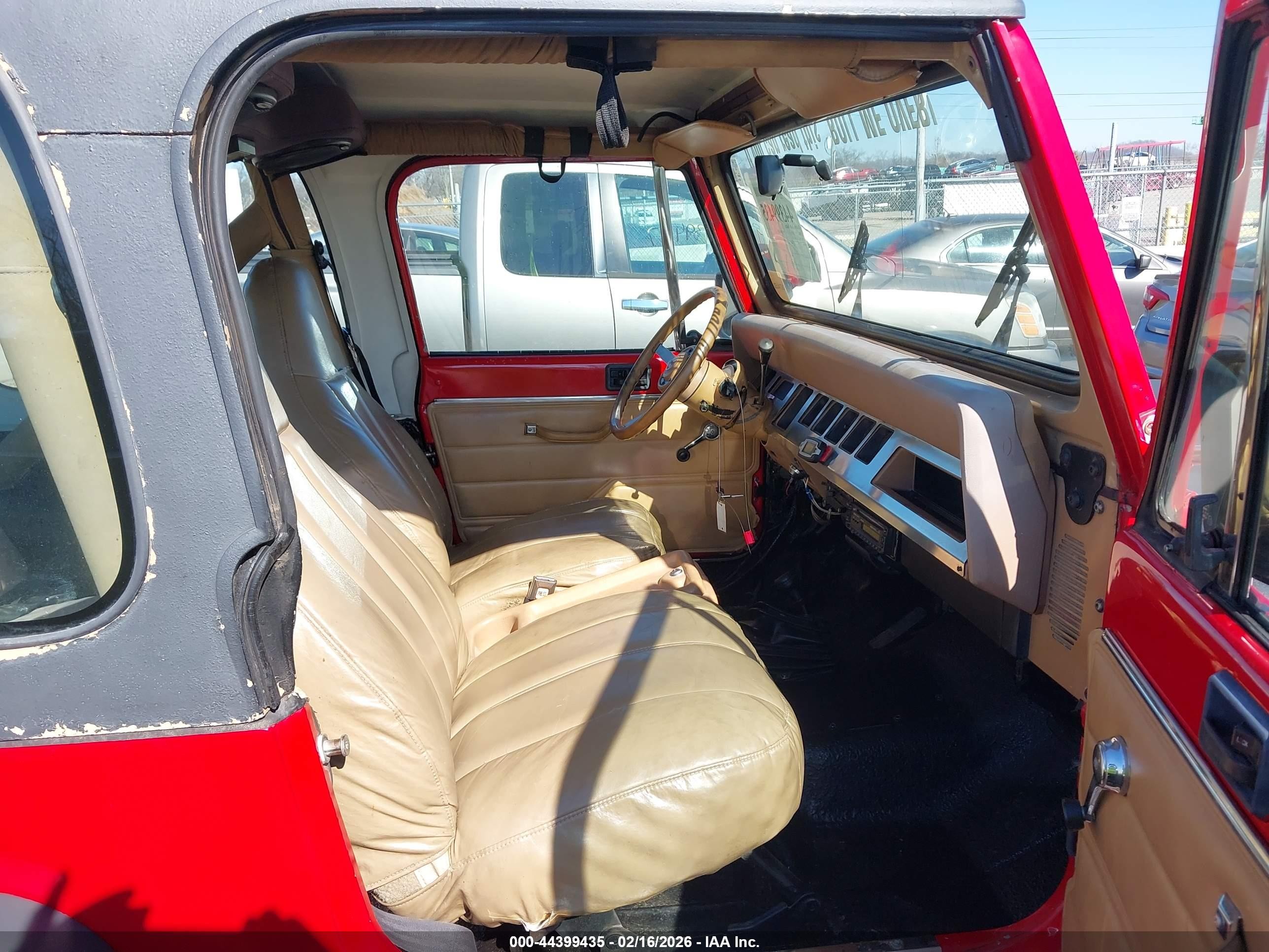 1988 Jeep Wrangler   Red vin: 2BCCZ81J2JB501658
