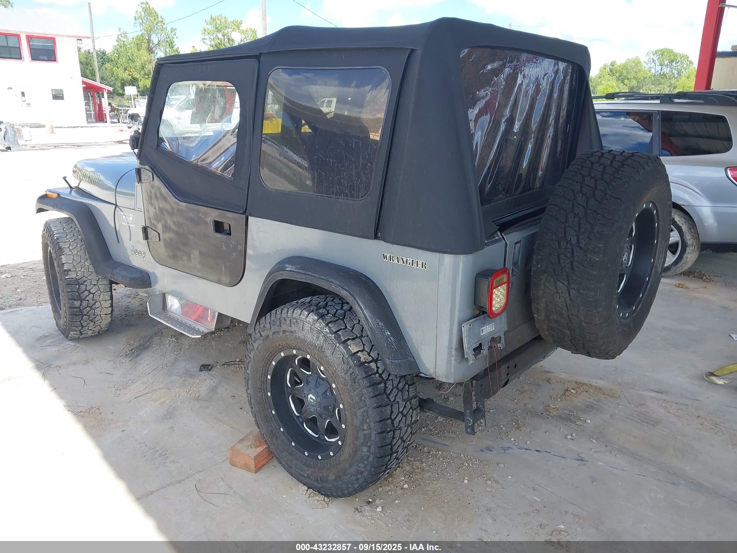 1988 Jeep Wrangler   Gray vin: 2BCHV81J6JB509019
