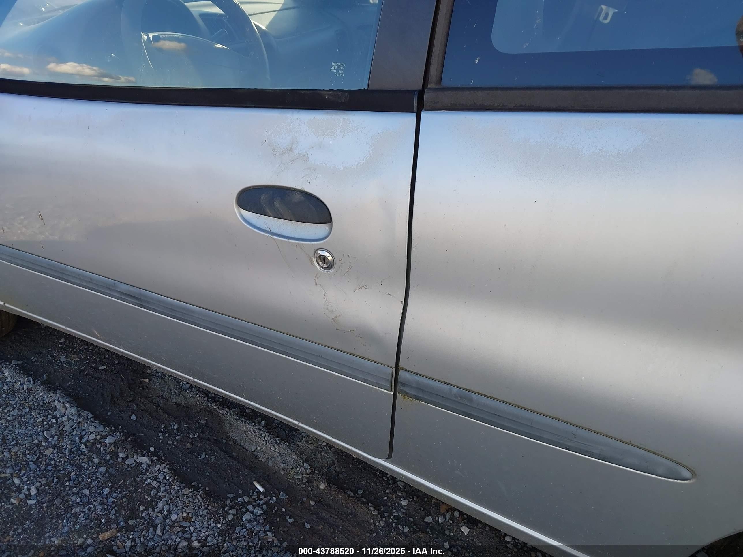 2000 Chevrolet Metro Lsi Серебряный vin: 2C1MR2220Y6721517
