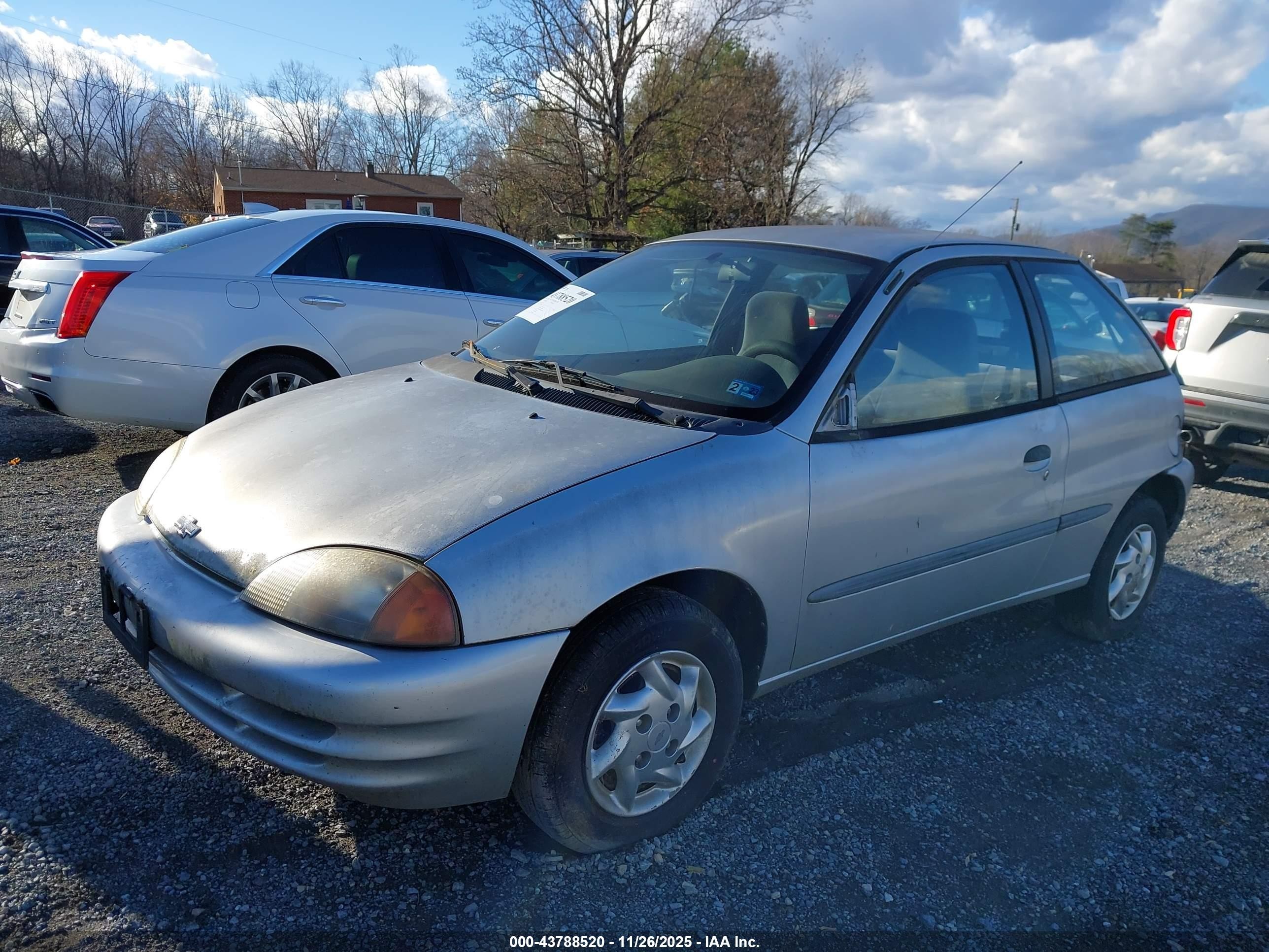 2000 Chevrolet Metro Lsi Серебряный vin: 2C1MR2220Y6721517