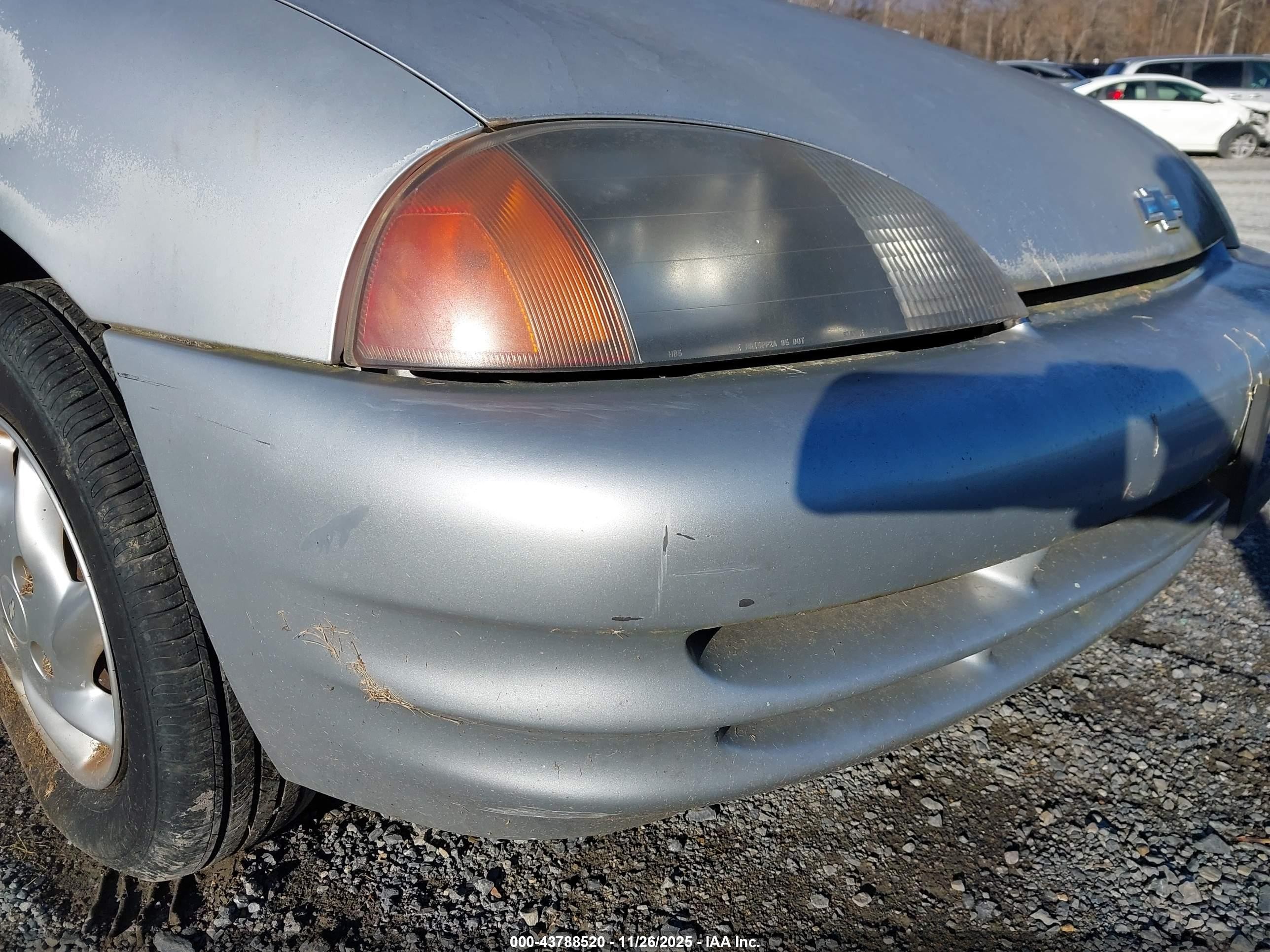 2000 Chevrolet Metro Lsi Серебряный vin: 2C1MR2220Y6721517