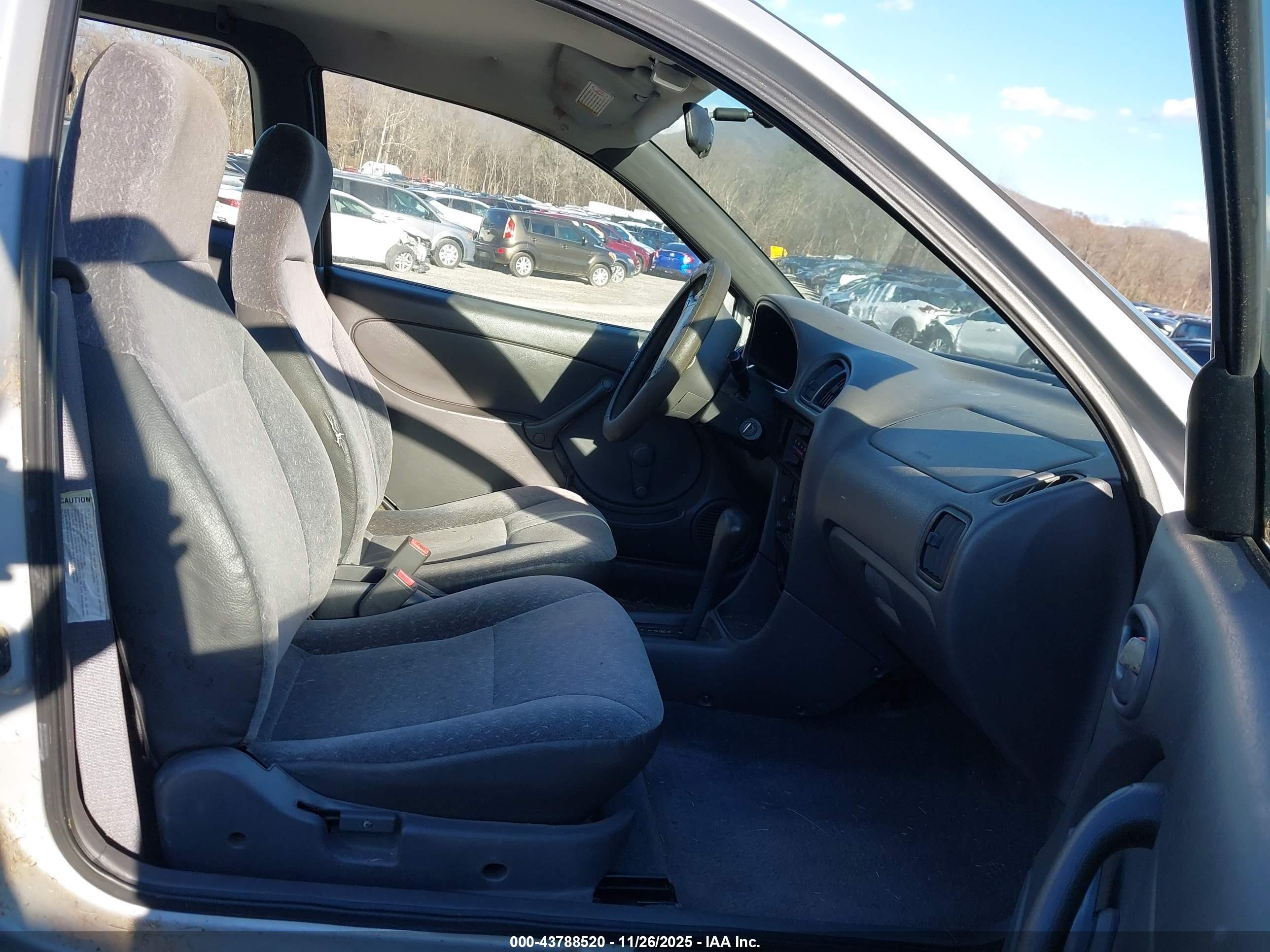 2000 Chevrolet Metro Lsi Серебряный vin: 2C1MR2220Y6721517