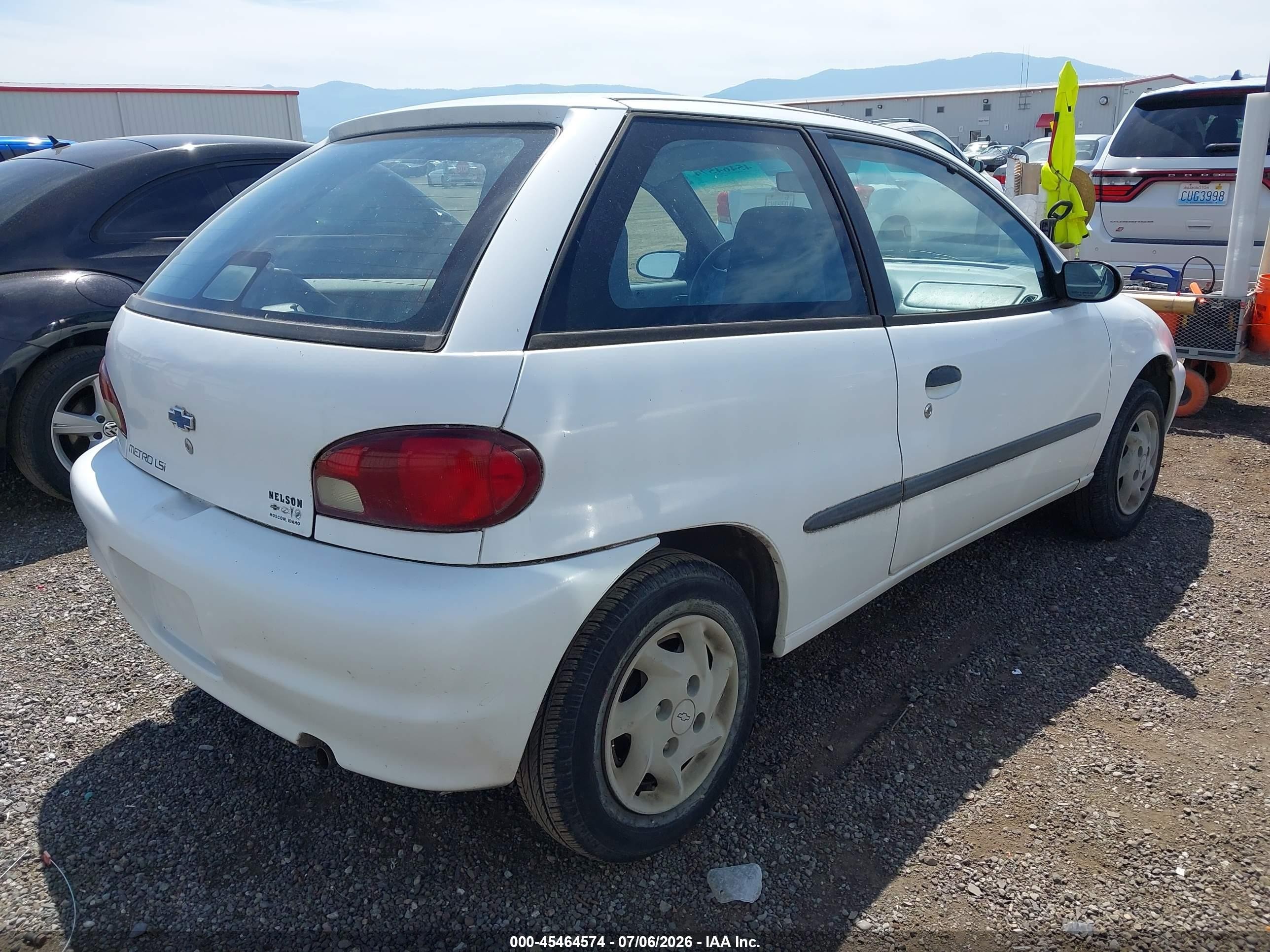 2000 Chevrolet Metro Lsi Белый vin: 2C1MR2228Y6720745