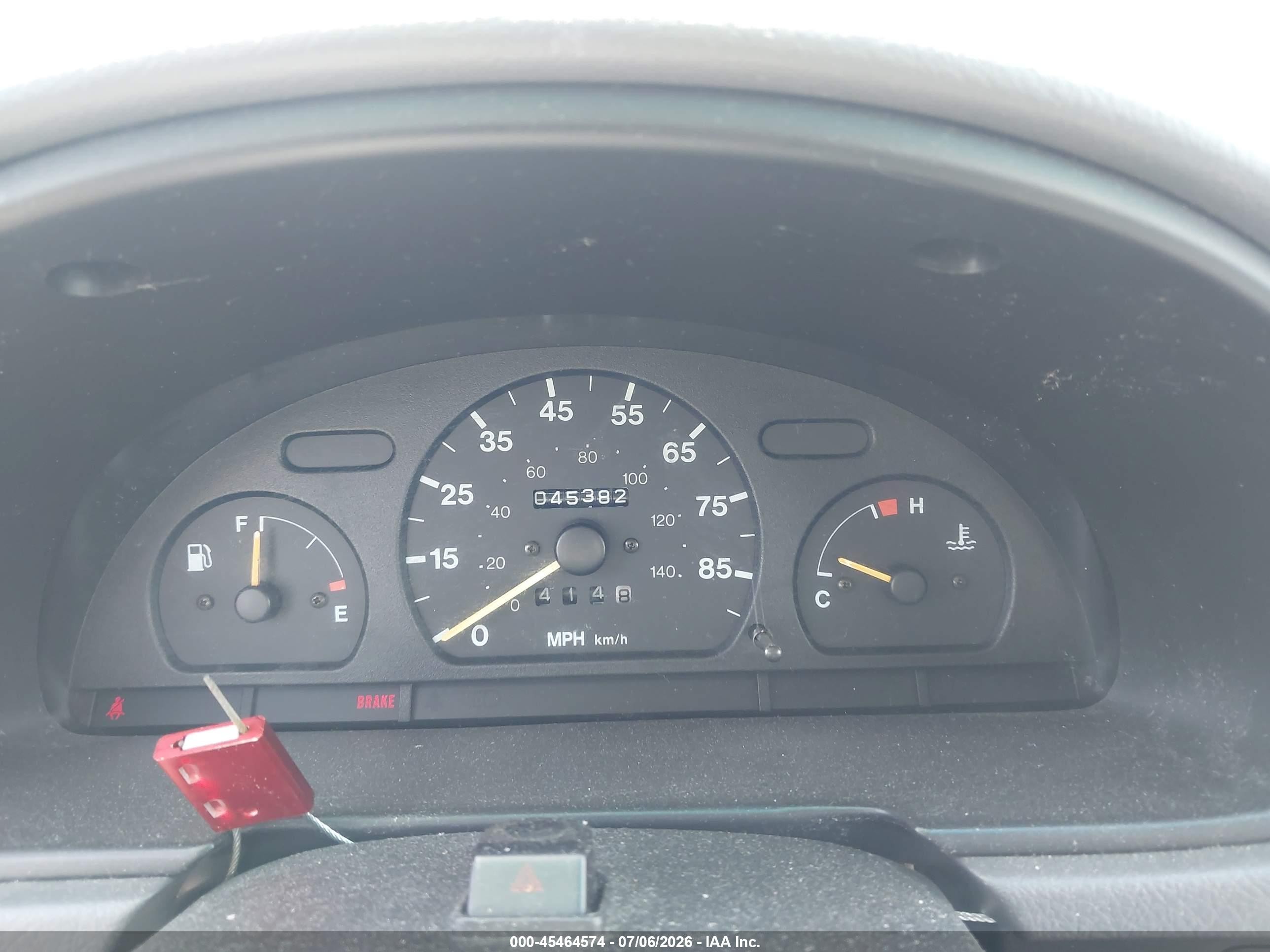 2000 Chevrolet Metro Lsi Белый vin: 2C1MR2228Y6720745