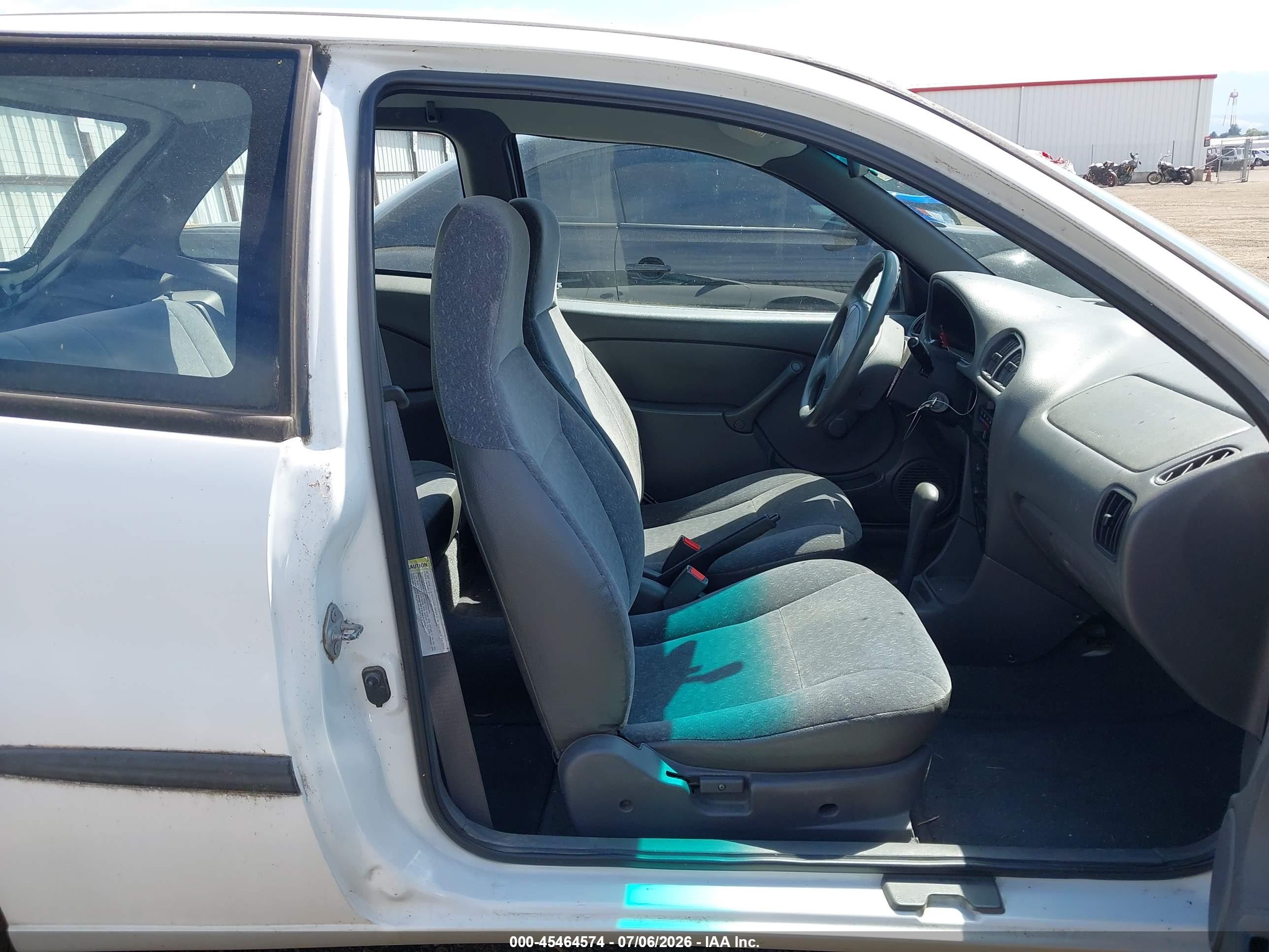 2000 Chevrolet Metro Lsi Белый vin: 2C1MR2228Y6720745