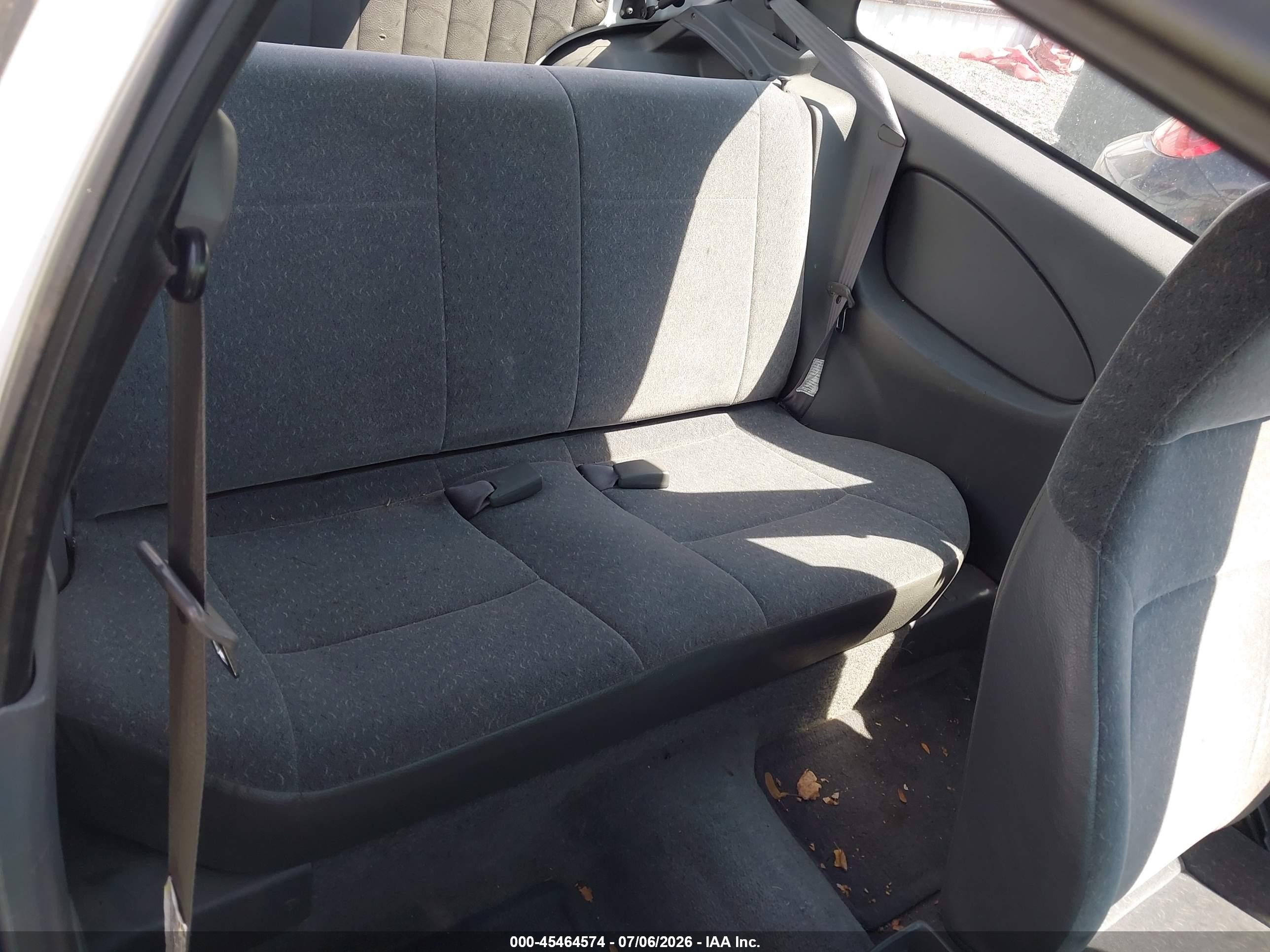 2000 Chevrolet Metro Lsi Белый vin: 2C1MR2228Y6720745