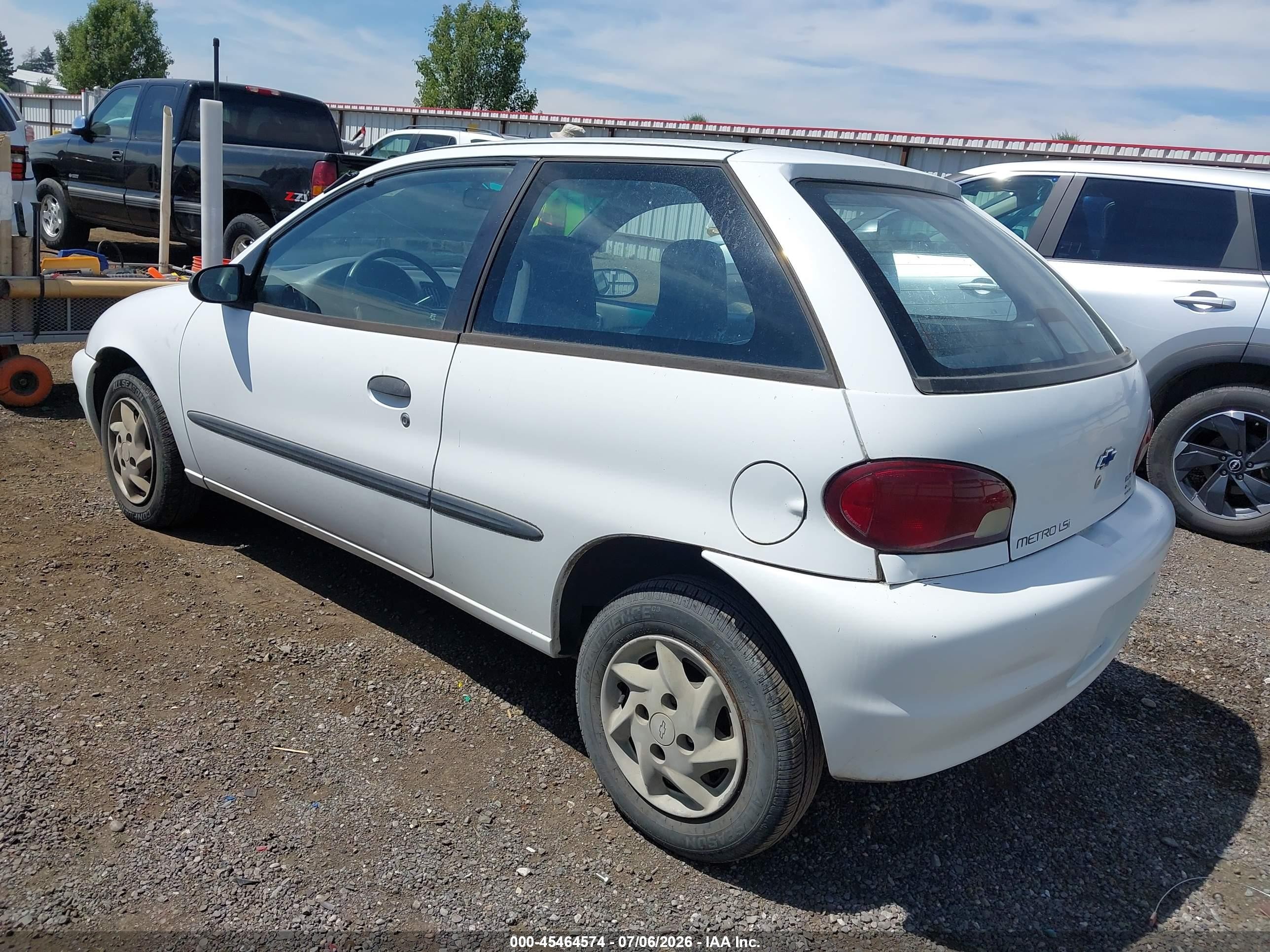 2000 Chevrolet Metro Lsi Белый vin: 2C1MR2228Y6720745
