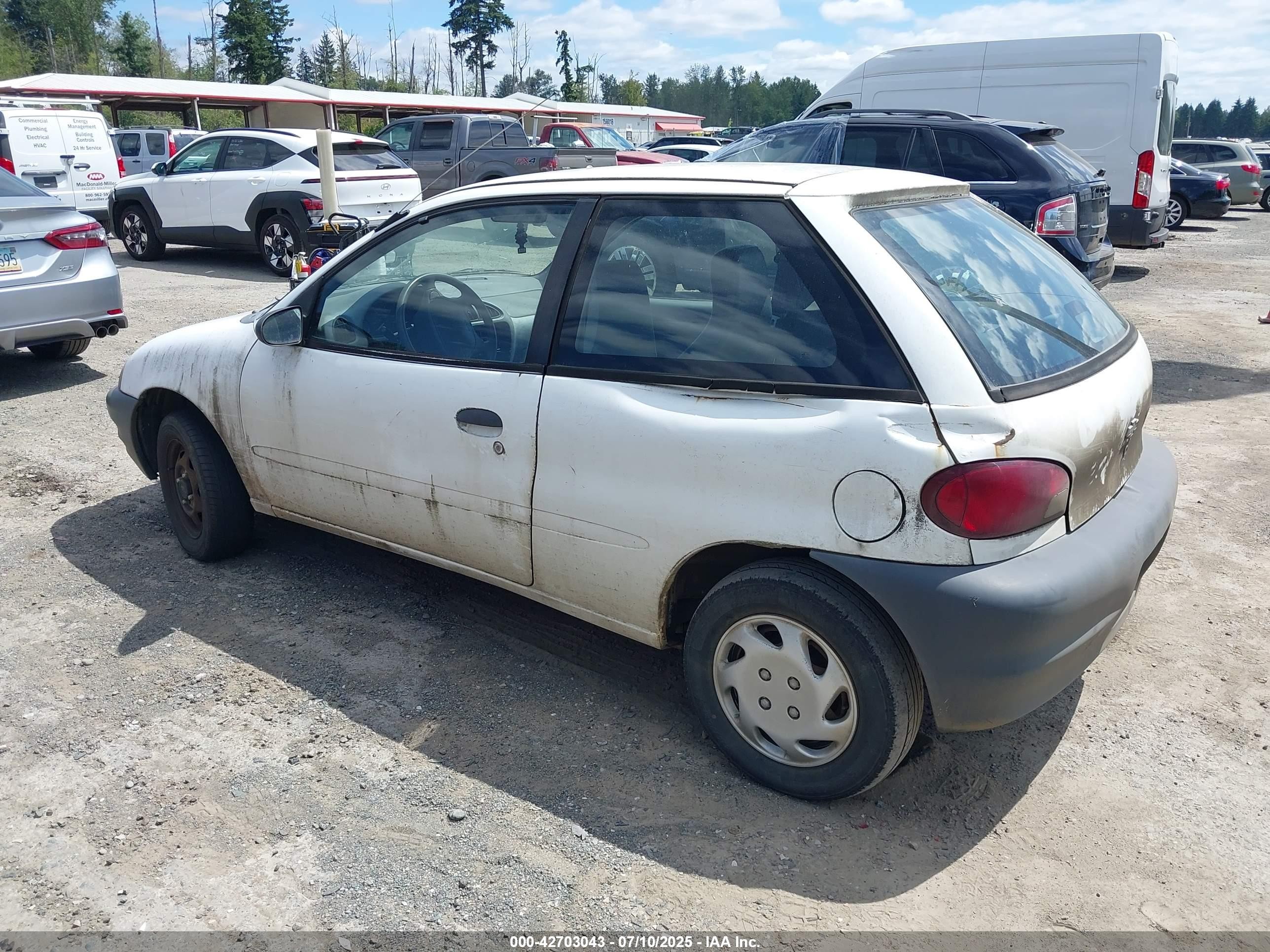 1998 Chevrolet Metro   White vin: 2C1MR2264W6726333