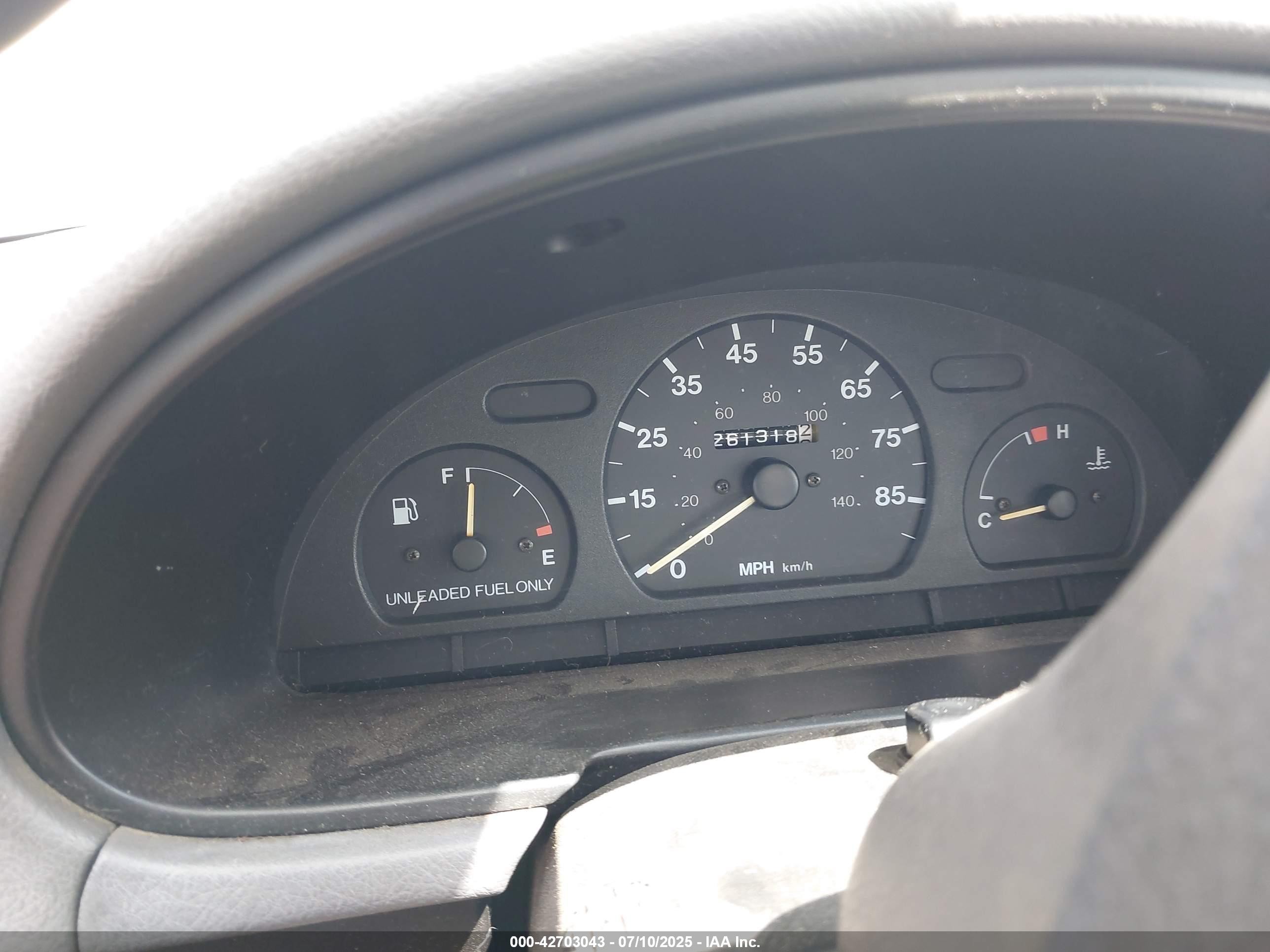 1998 Chevrolet Metro   White vin: 2C1MR2264W6726333