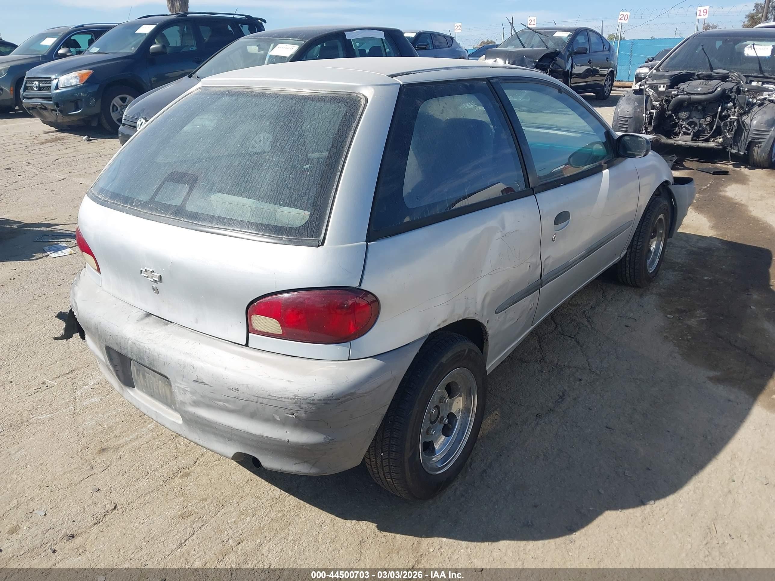 2000 Chevrolet Metro   Серебряный vin: 2C1MR2266Y6708841