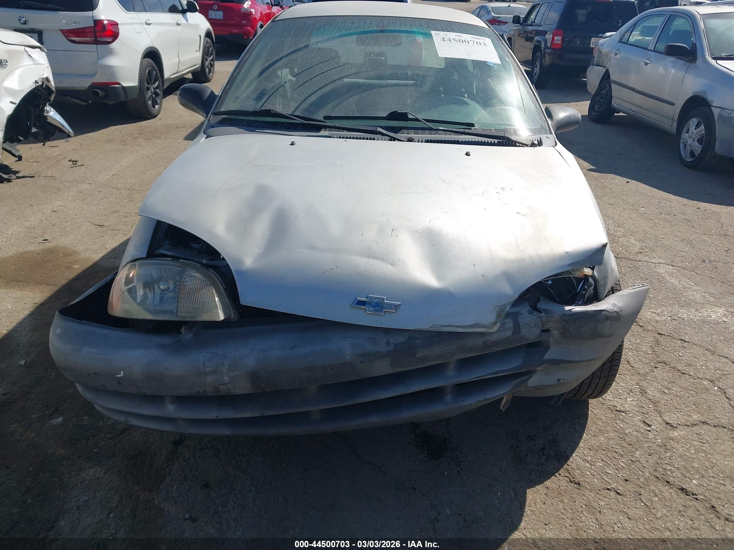 2000 Chevrolet Metro   Серебряный vin: 2C1MR2266Y6708841