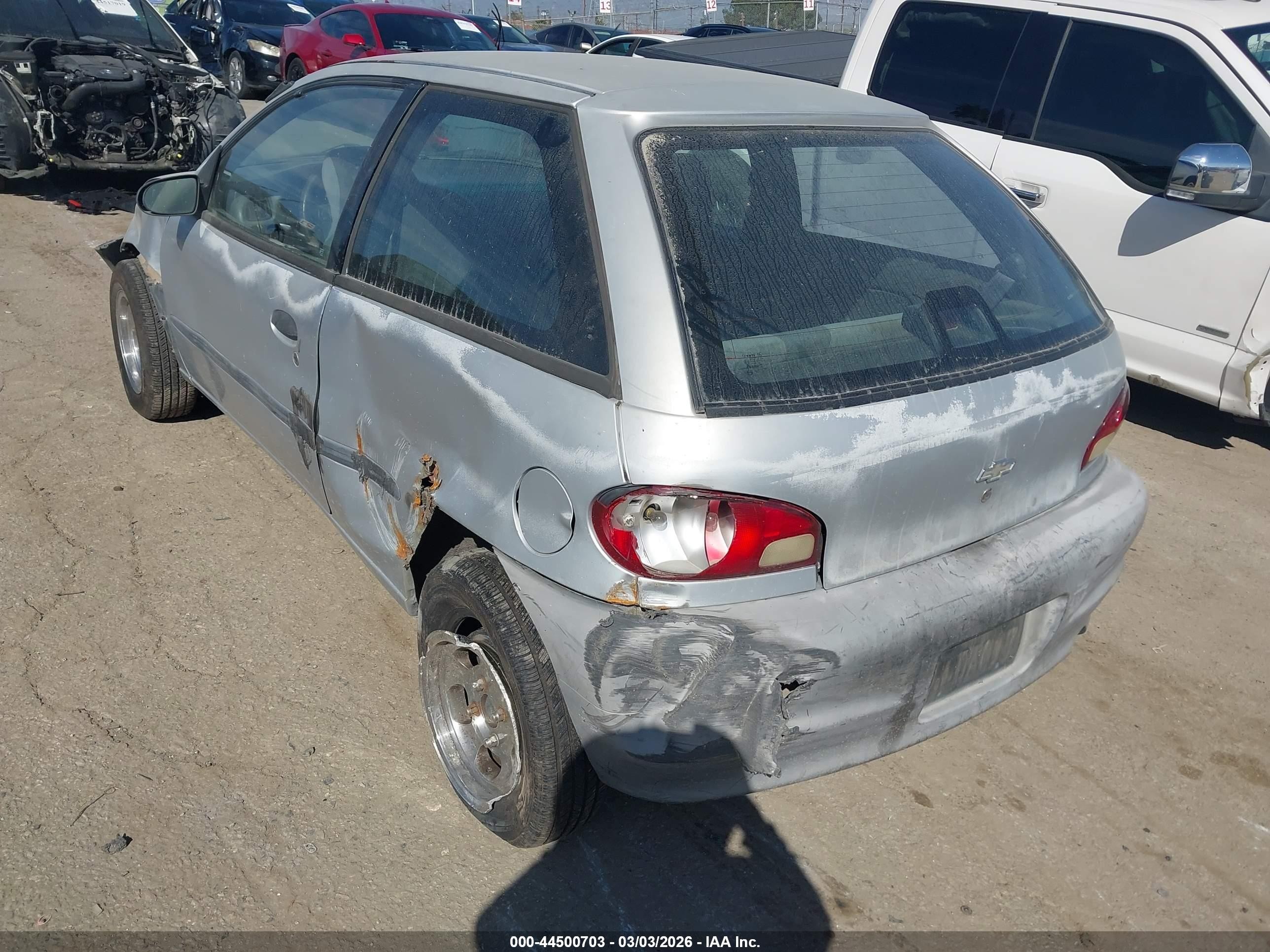 2000 Chevrolet Metro   Серебряный vin: 2C1MR2266Y6708841