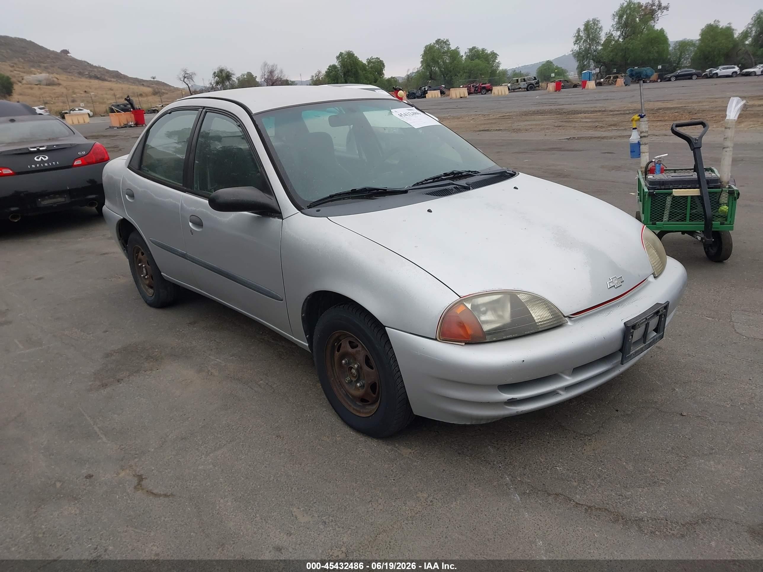 2000 Chevrolet Metro Lsi Серебряный vin: 2C1MR5221Y6705991