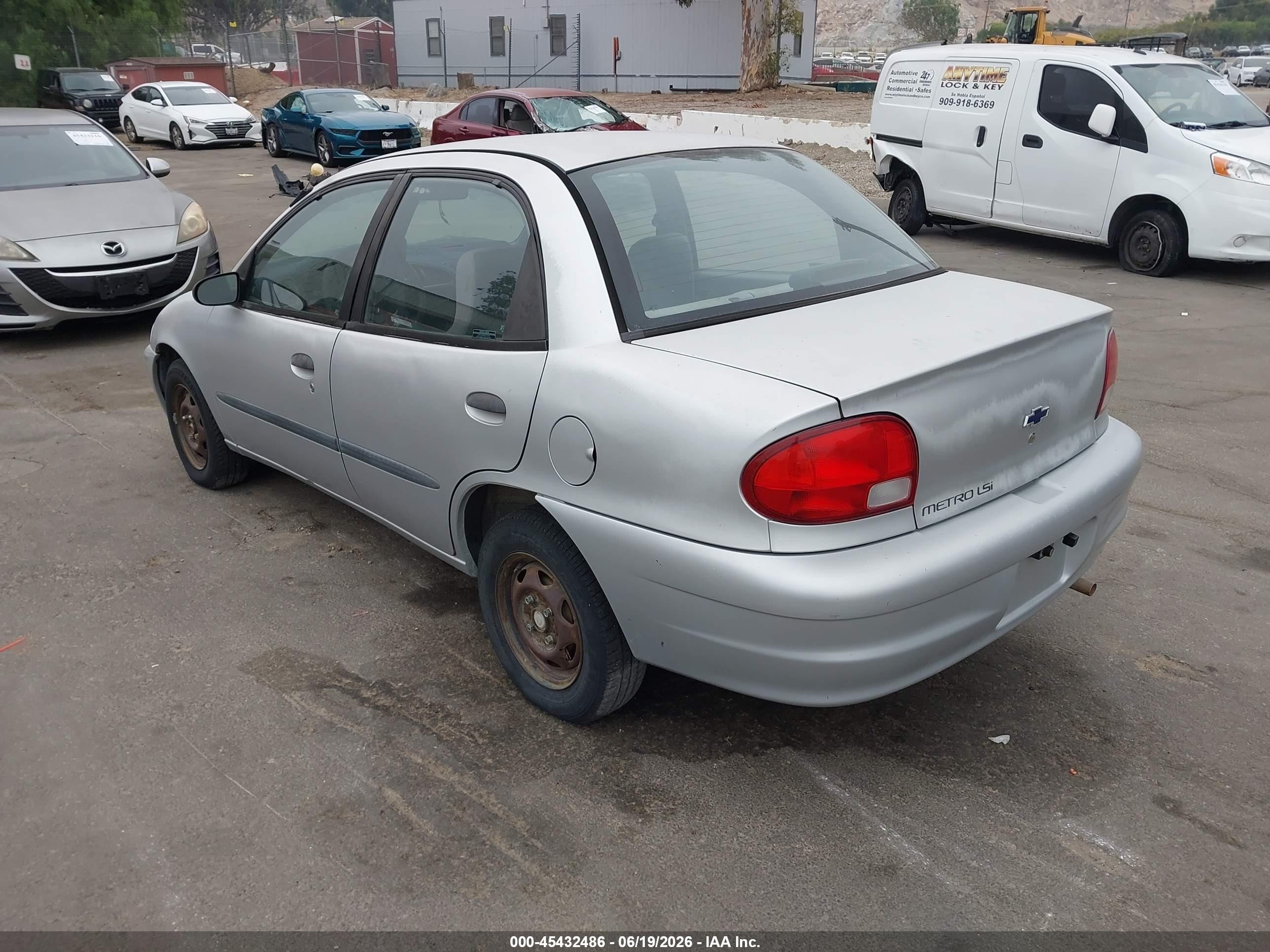2000 Chevrolet Metro Lsi Серебряный vin: 2C1MR5221Y6705991
