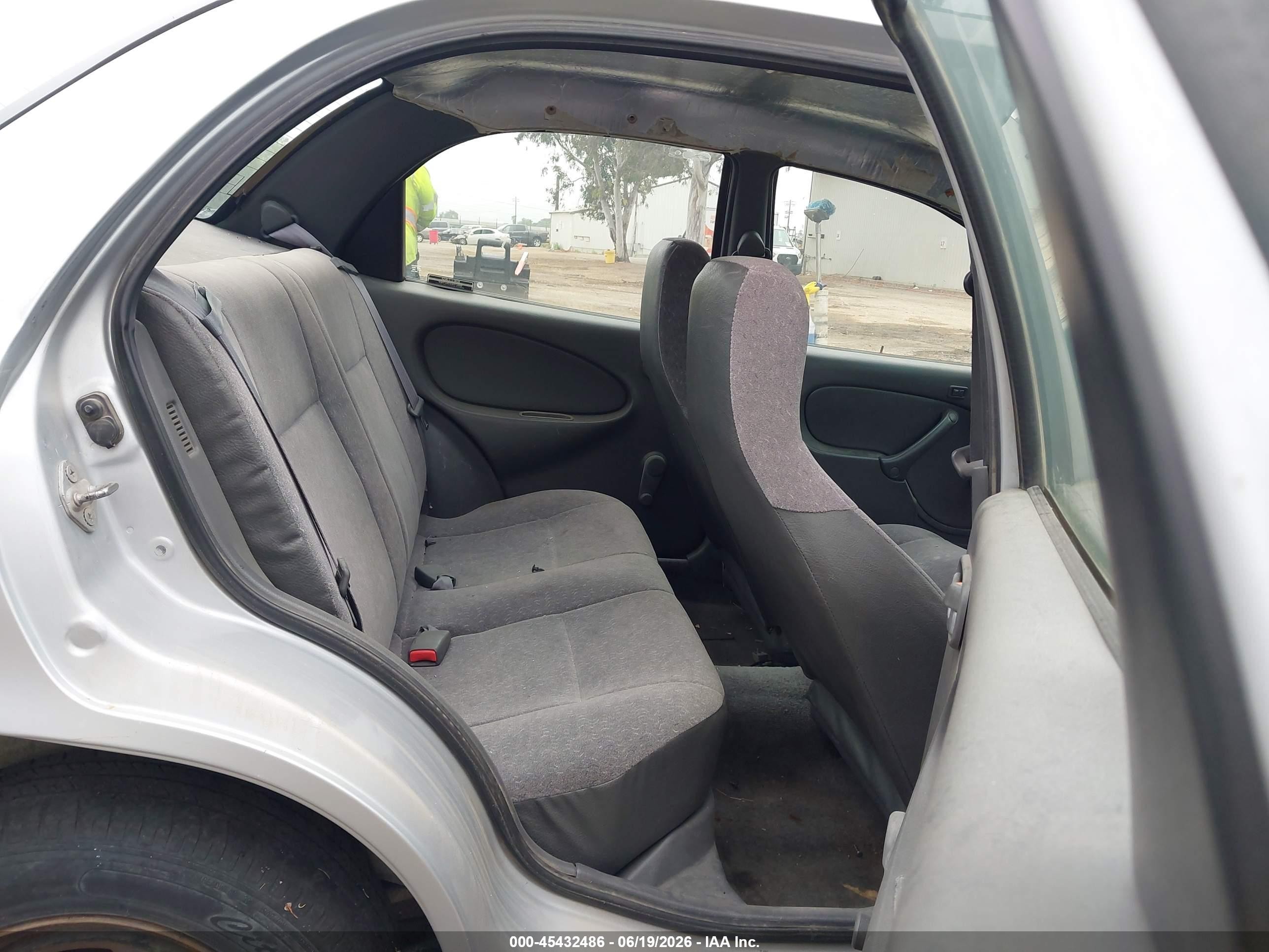 2000 Chevrolet Metro Lsi Серебряный vin: 2C1MR5221Y6705991