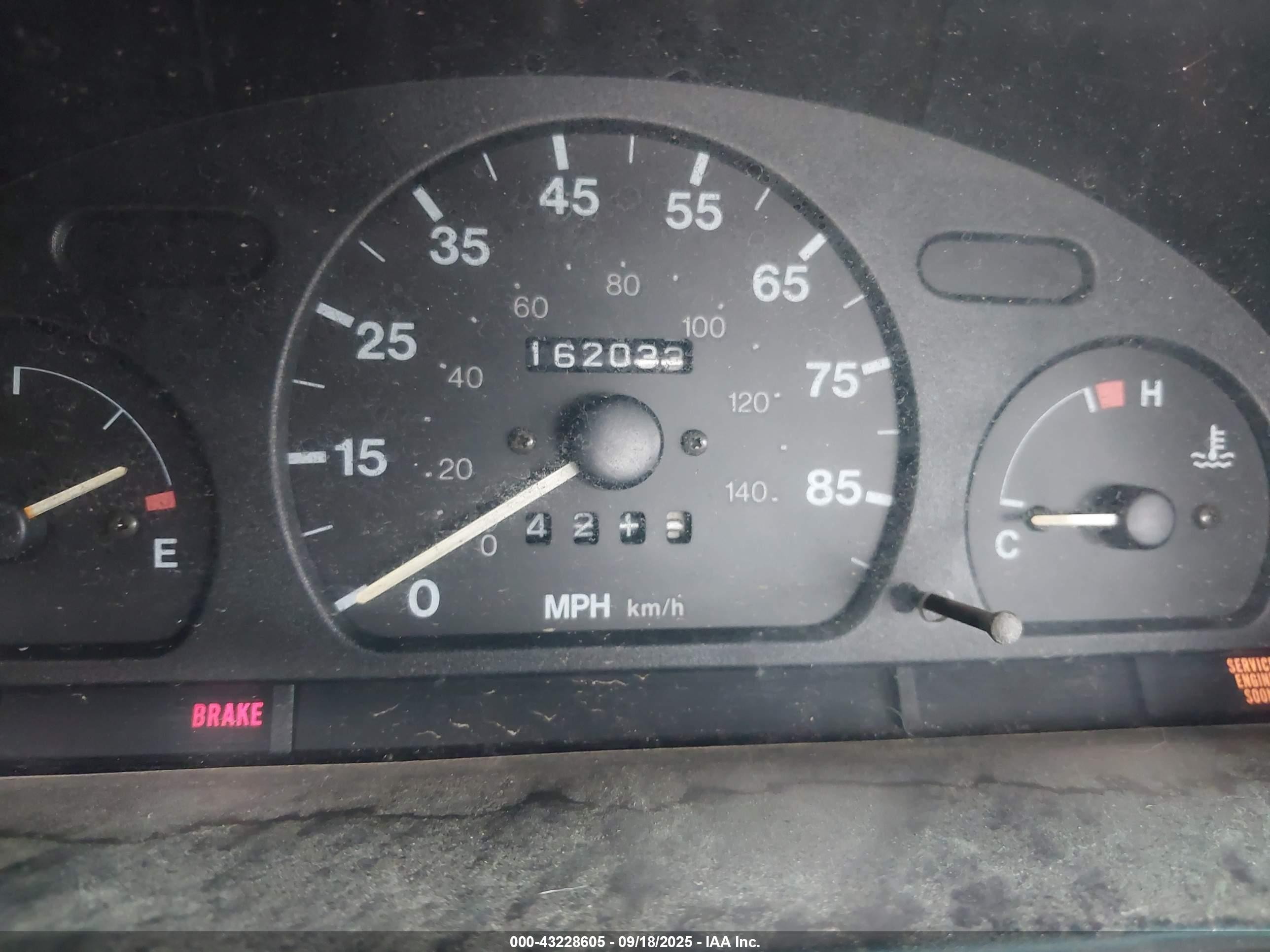 2000 Chevrolet Metro Lsi Серебряный vin: 2C1MR5229Y6702210