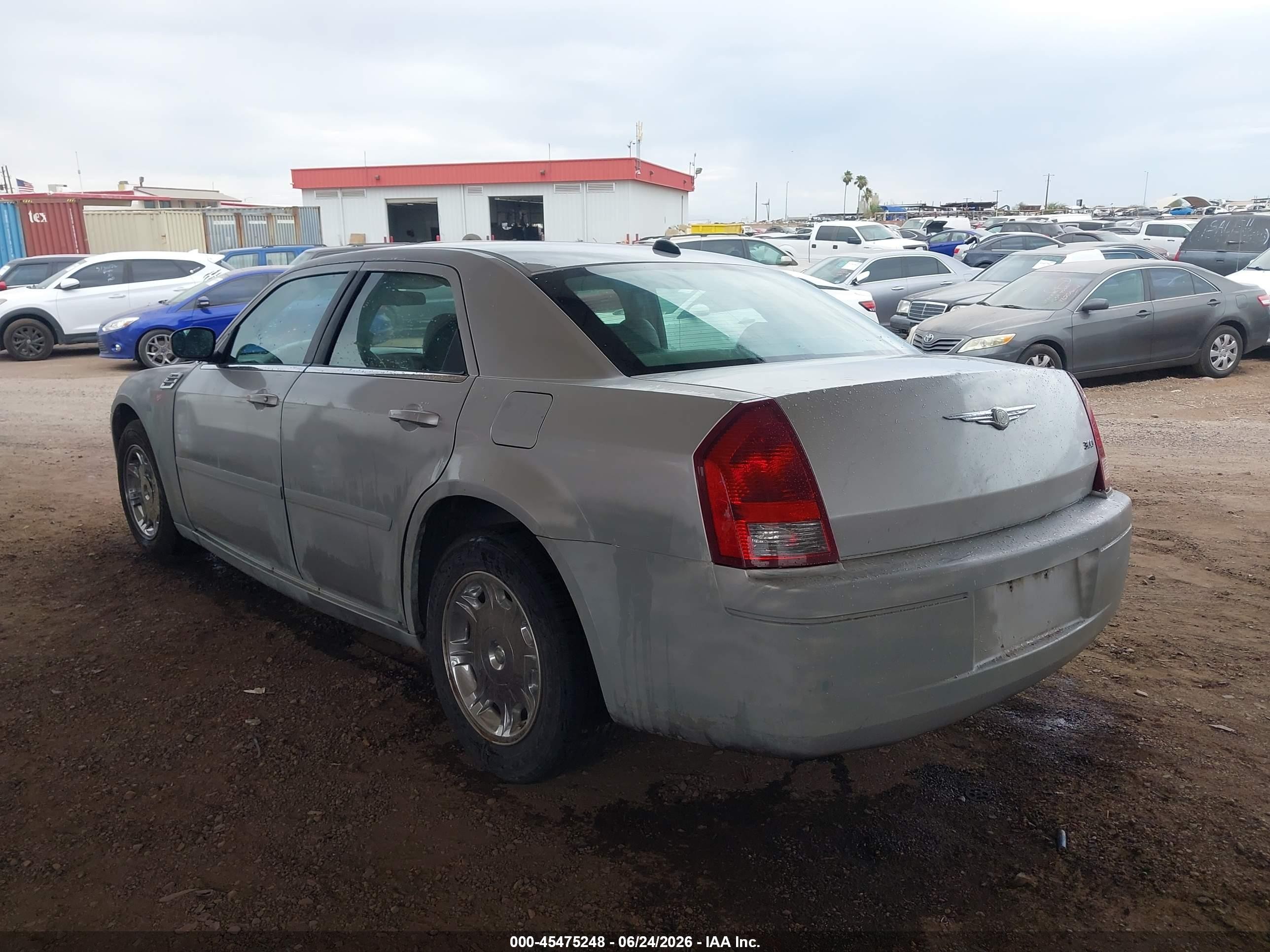 2005 Chrysler 300   Gray vin: 2C3AA43R85H528220