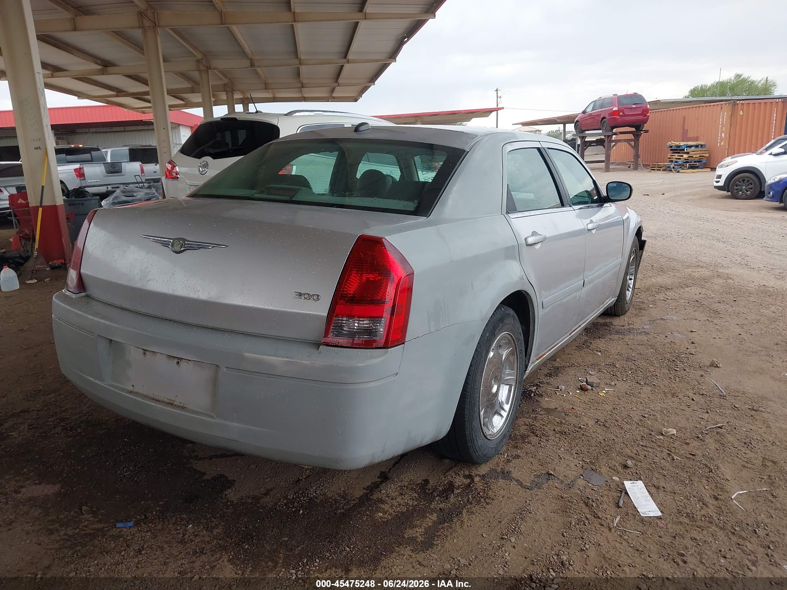 2005 Chrysler 300   Gray vin: 2C3AA43R85H528220