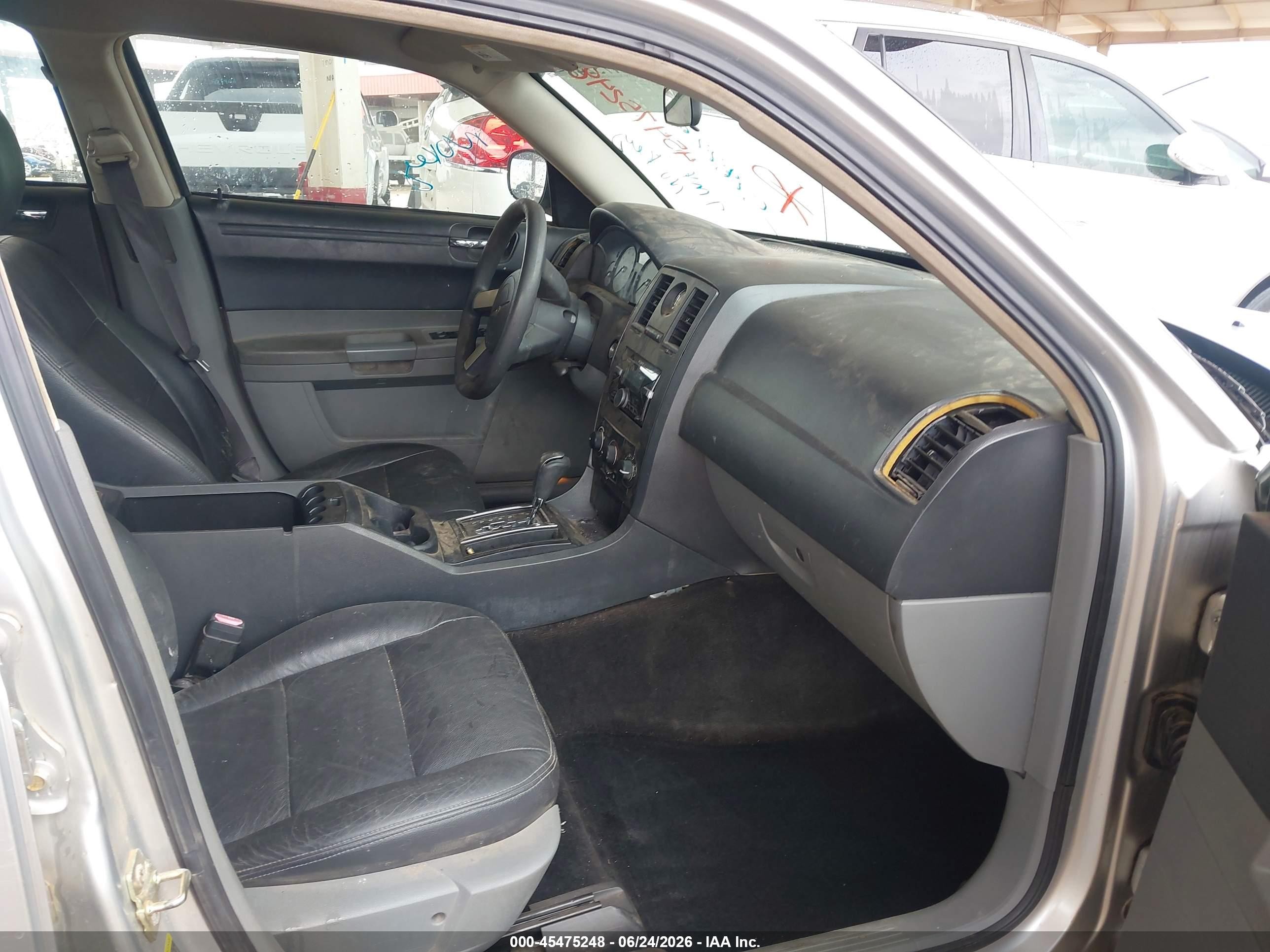 2005 Chrysler 300   Gray vin: 2C3AA43R85H528220