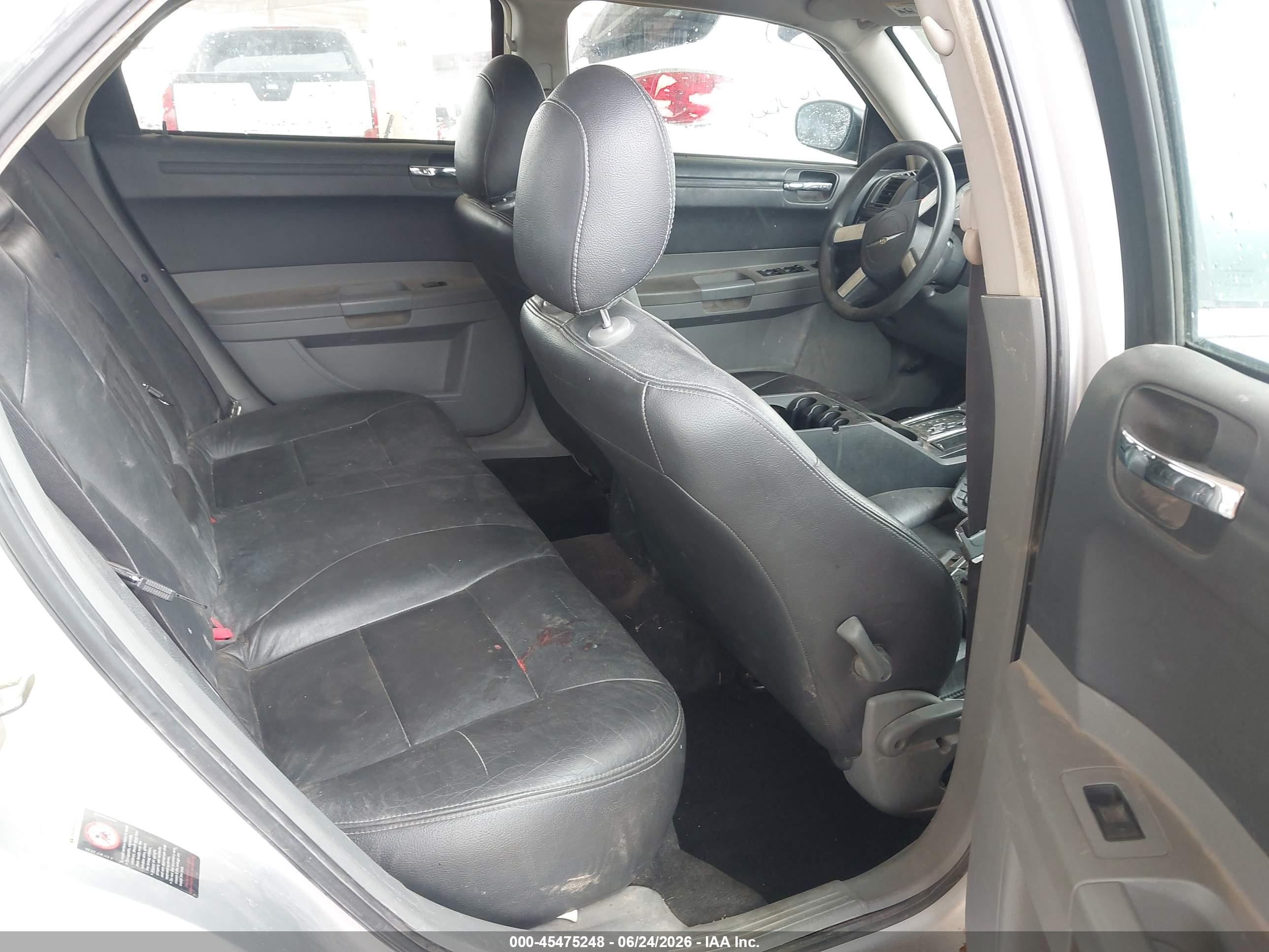2005 Chrysler 300   Gray vin: 2C3AA43R85H528220