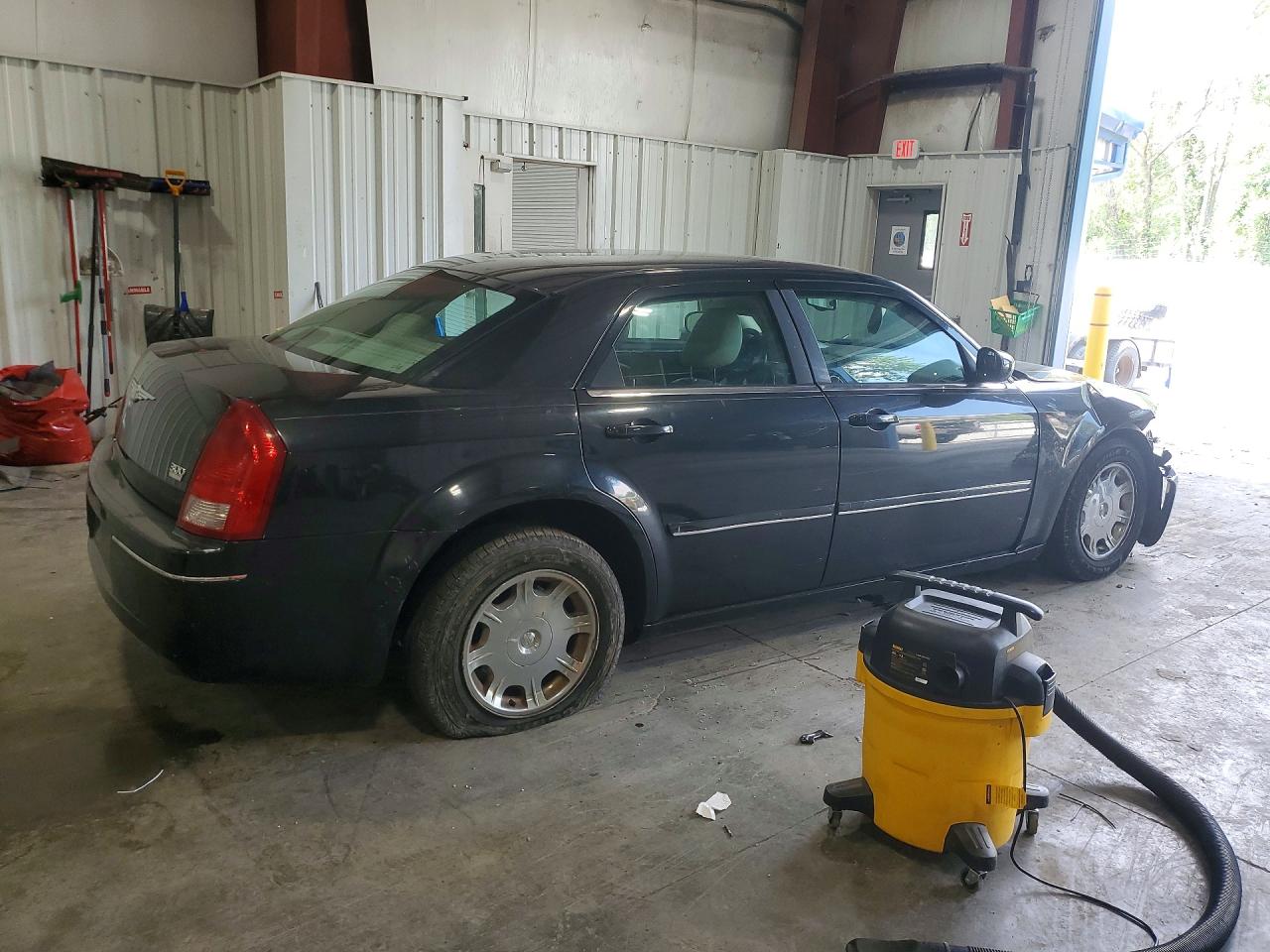 2005 Chrysler 300 Touring Черный vin: 2C3AA53G05H687902