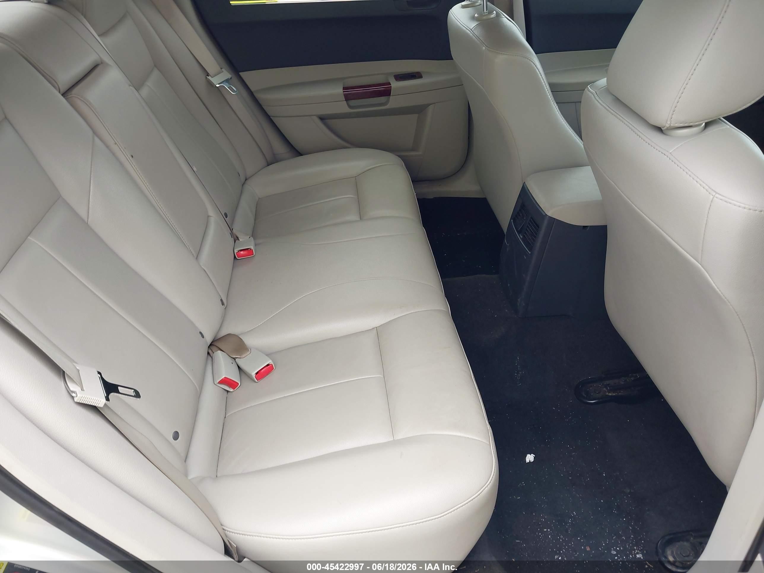 2005 Chrysler 300 Touring Серебряный vin: 2C3AA53G35H644610