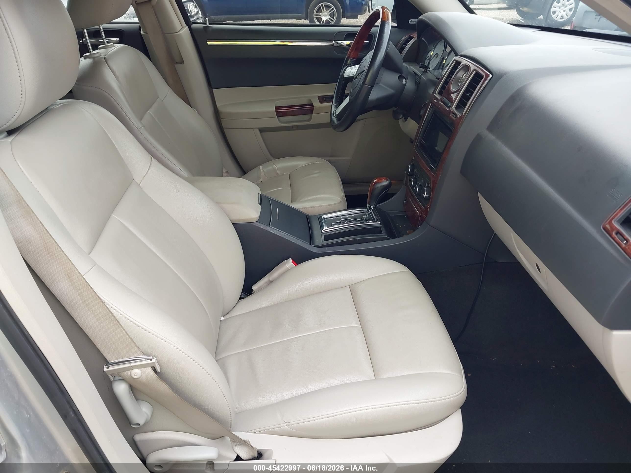 2005 Chrysler 300 Touring Серебряный vin: 2C3AA53G35H644610
