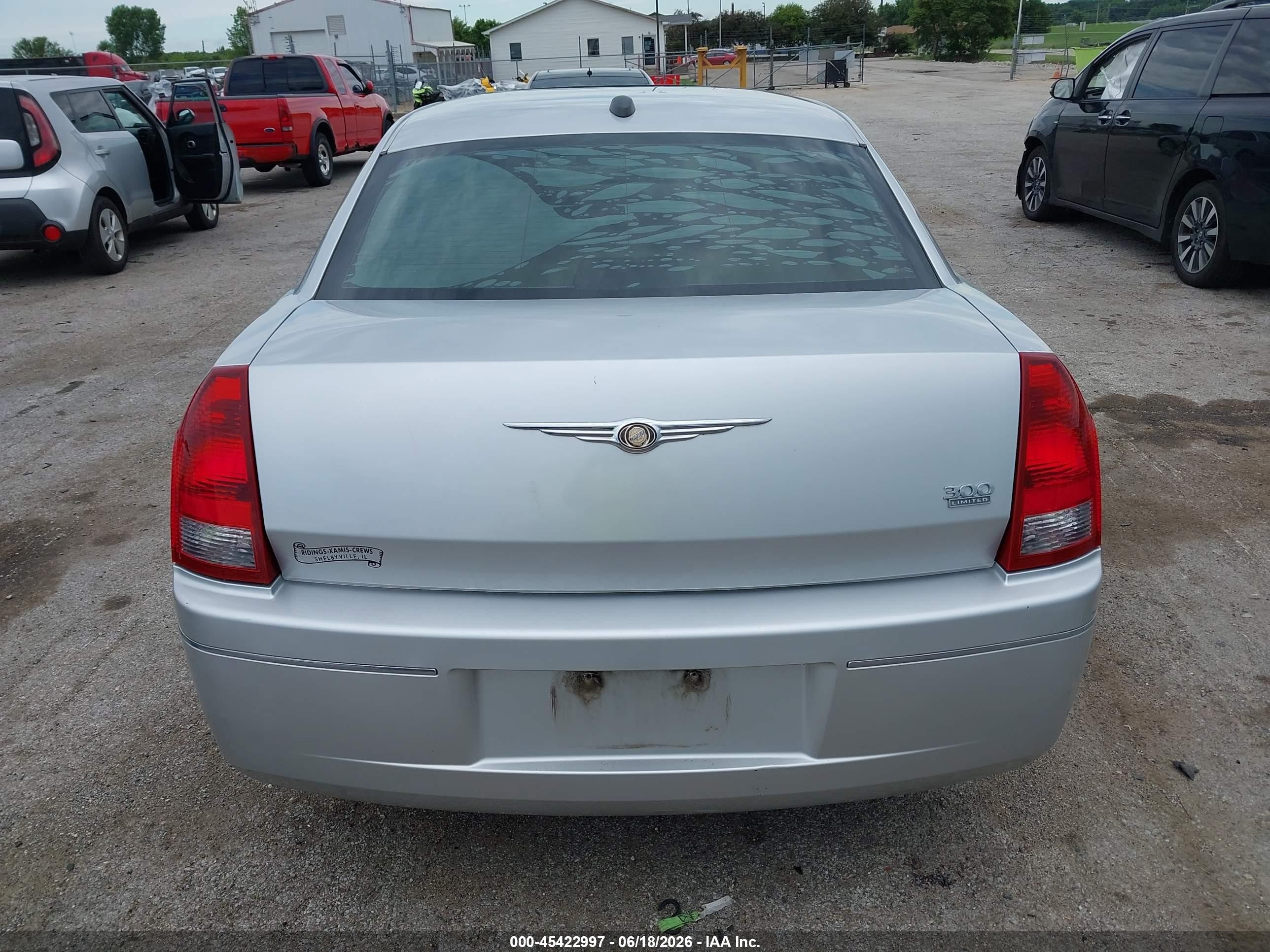 2005 Chrysler 300 Touring Серебряный vin: 2C3AA53G35H644610