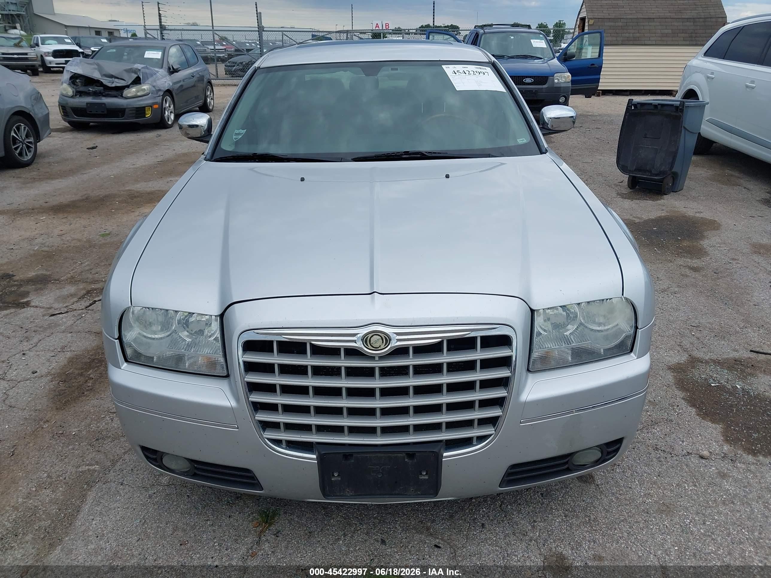 2005 Chrysler 300 Touring Серебряный vin: 2C3AA53G35H644610