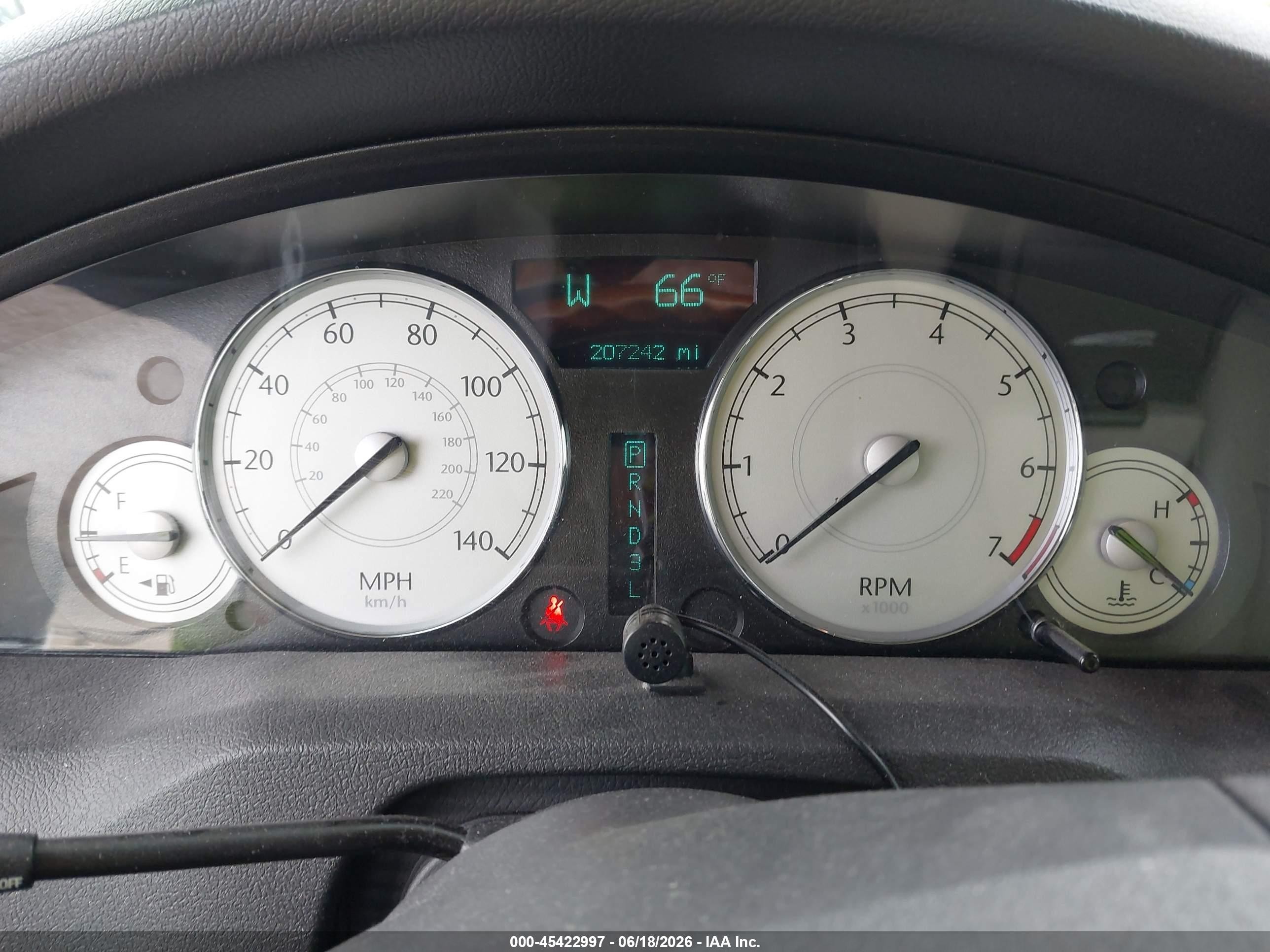 2005 Chrysler 300 Touring Серебряный vin: 2C3AA53G35H644610