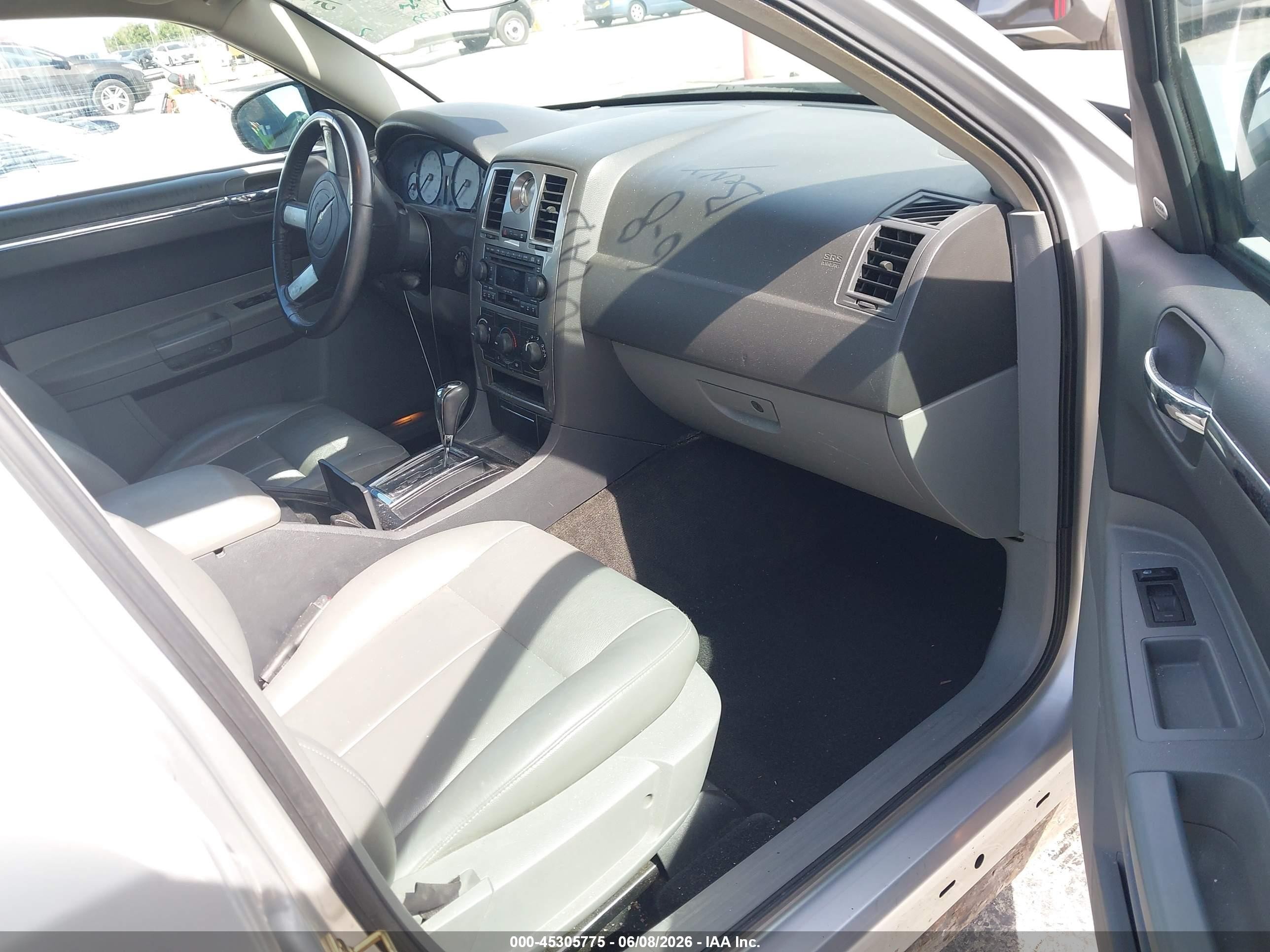 2005 Chrysler 300 Touring Silver vin: 2C3AA53G55H597631