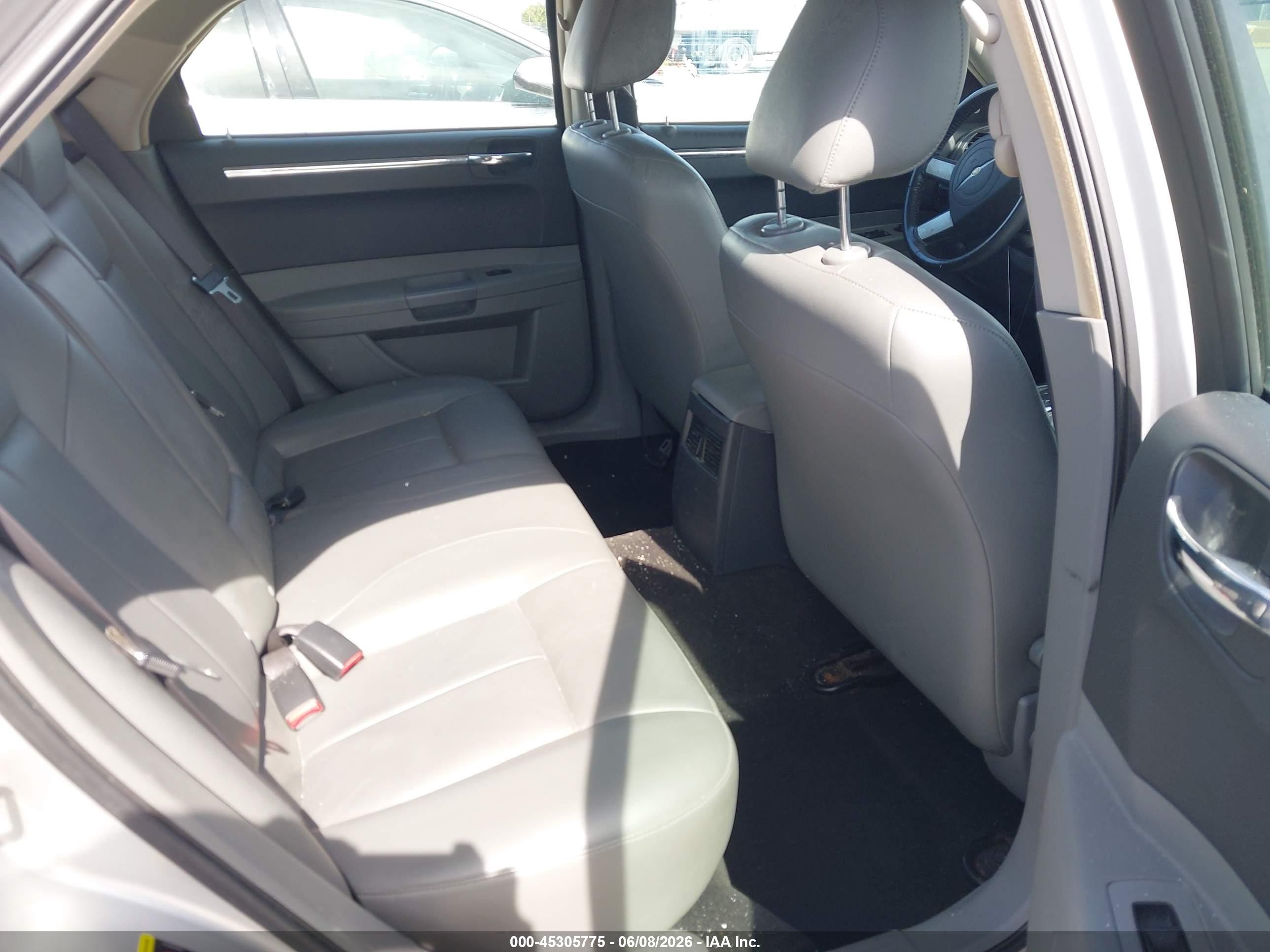 2005 Chrysler 300 Touring Silver vin: 2C3AA53G55H597631
