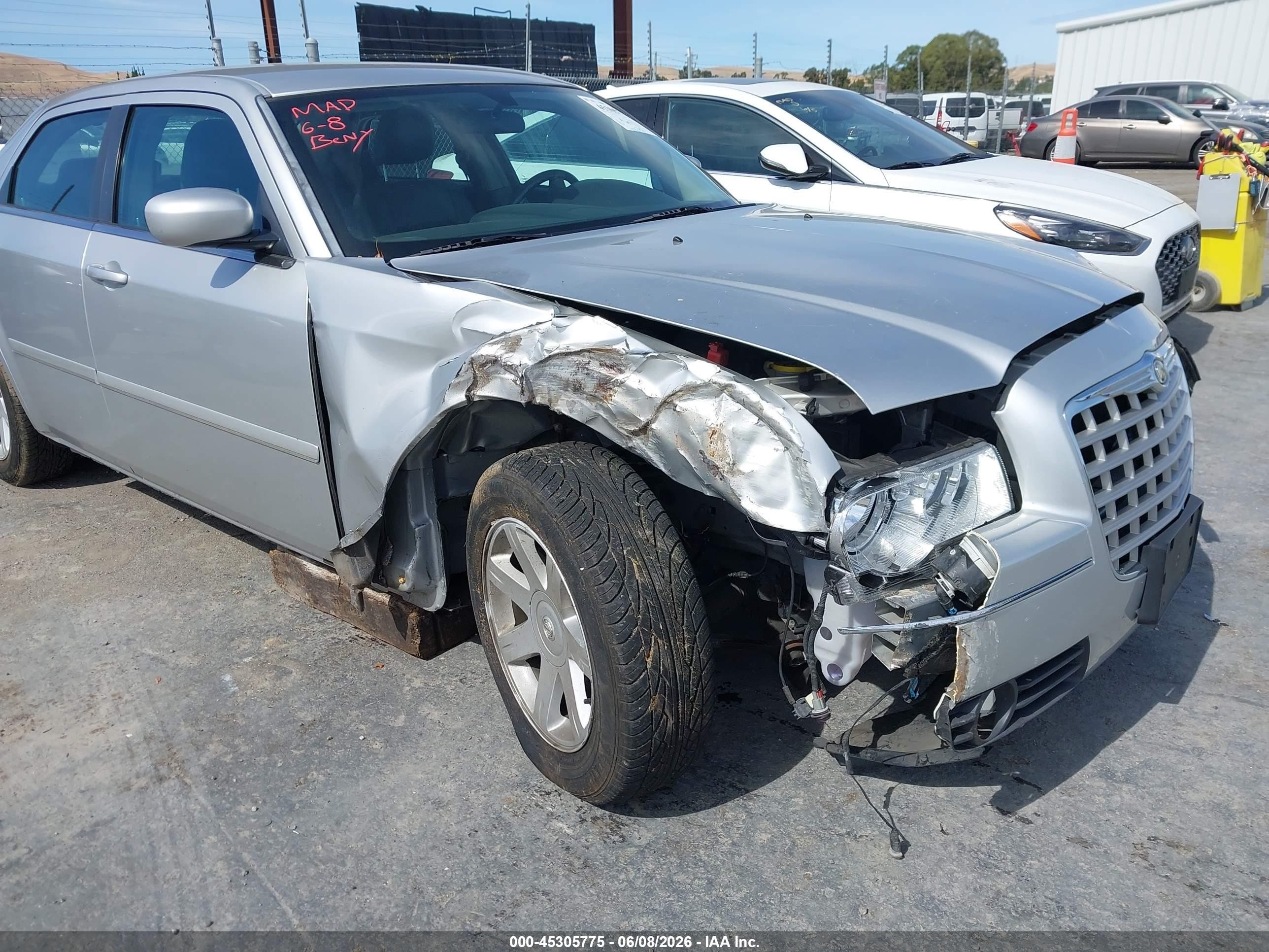 2005 Chrysler 300 Touring Silver vin: 2C3AA53G55H597631
